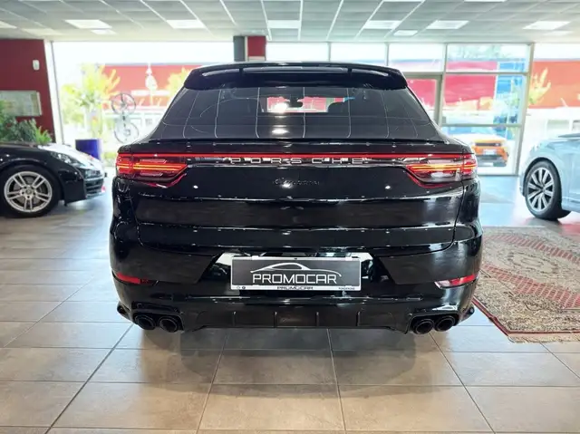 Porsche Cayenne view 21
