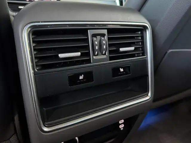 Porsche Cayenne view 29