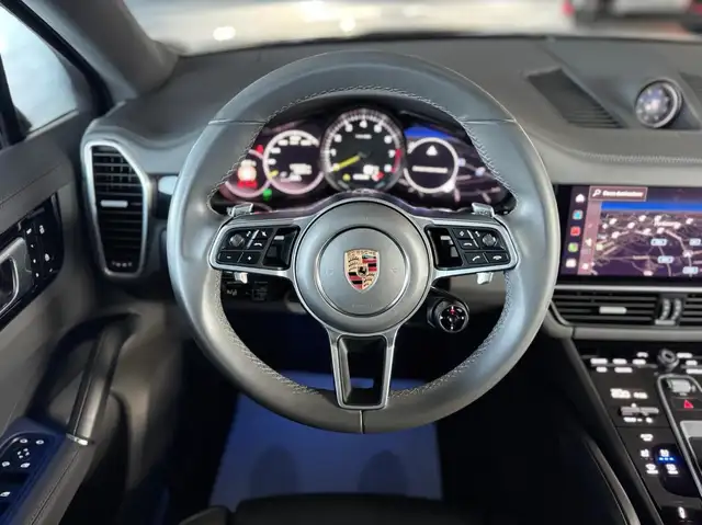 Porsche Cayenne view 22