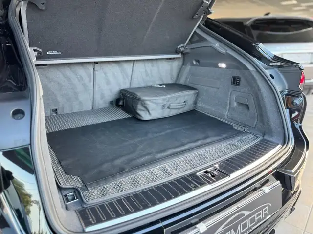 Porsche Cayenne view 24