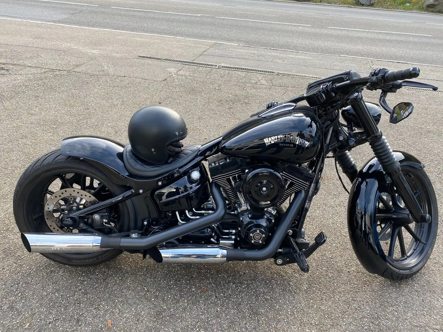 Harley-Davidson Breakout 1695. Schwarz - 1