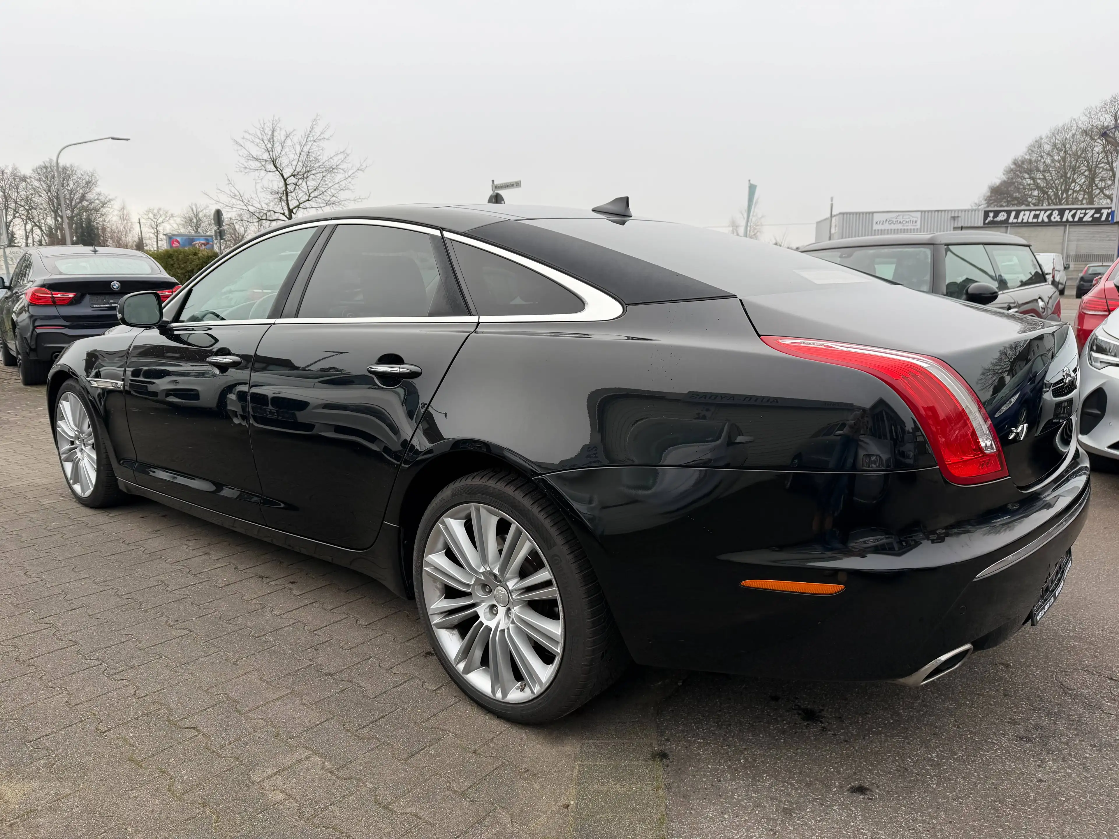 Jaguar XJ Premium Luxury 3.0d V6~Meridian~Leder~Pano~VOLL — photo 5