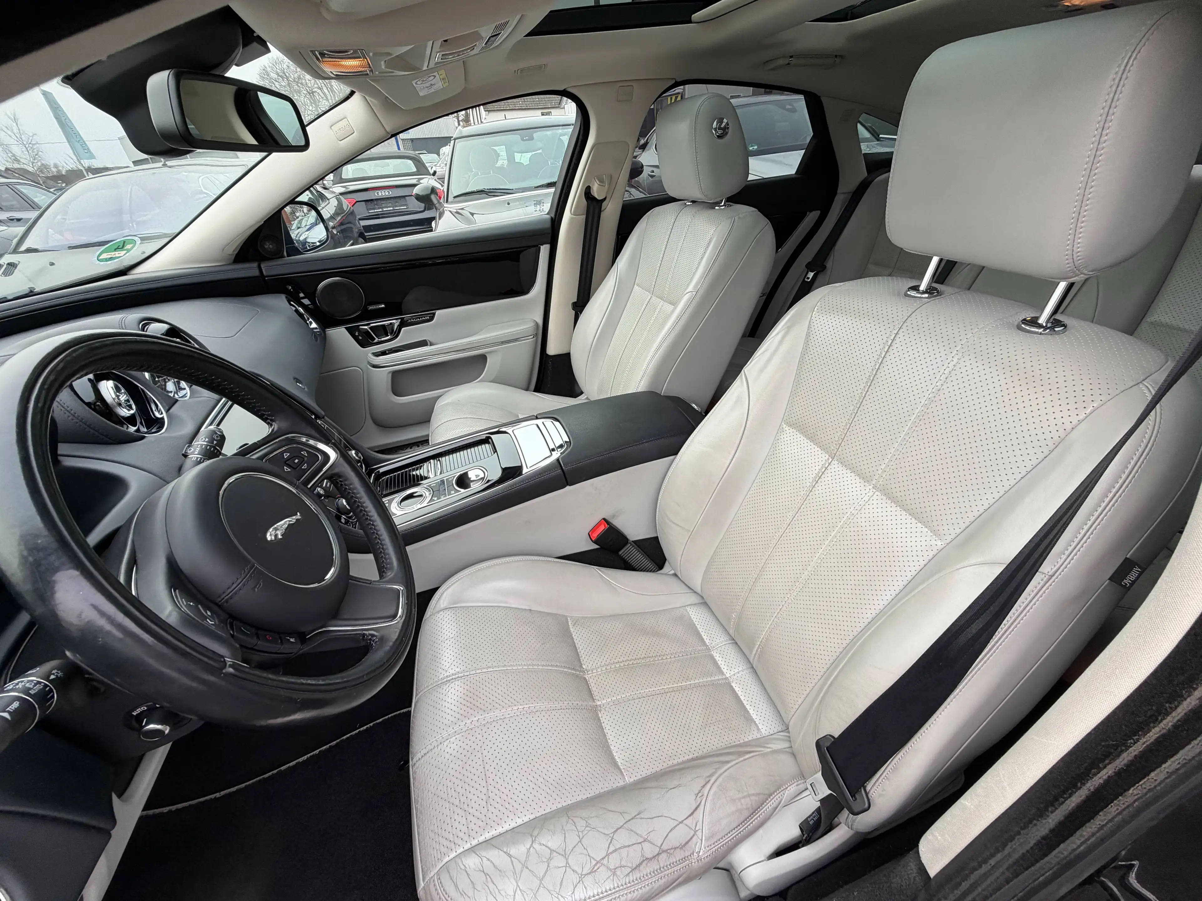 Jaguar XJ Premium Luxury 3.0d V6~Meridian~Leder~Pano~VOLL — photo 10