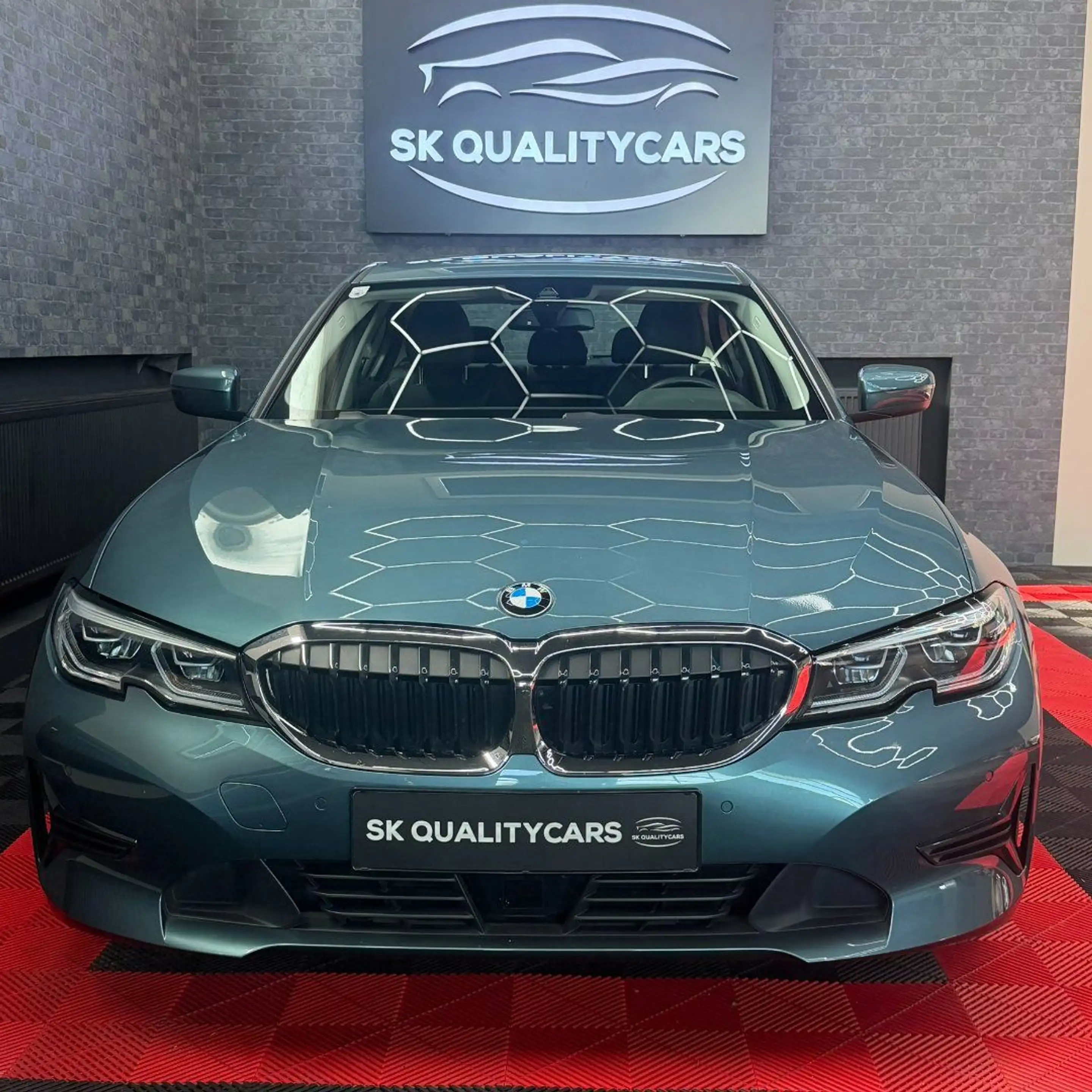 BMW 318 - 318 d — photo 4