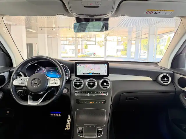 Mercedes-Benz 220 view 10