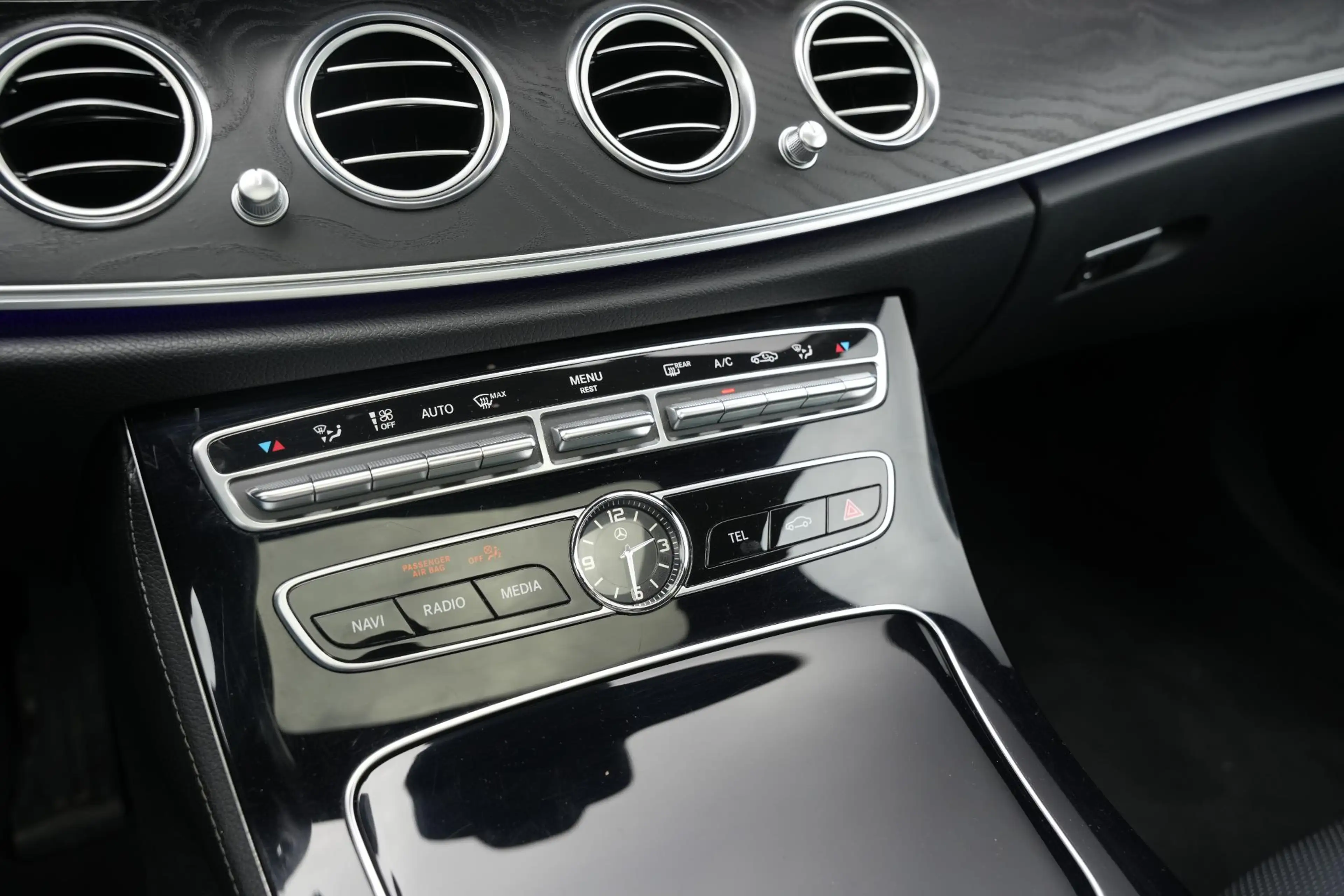 Mercedes-Benz E 400 4Matic Premium Plus AMG 333PK Airmatic Stoelkoelin — photo 33