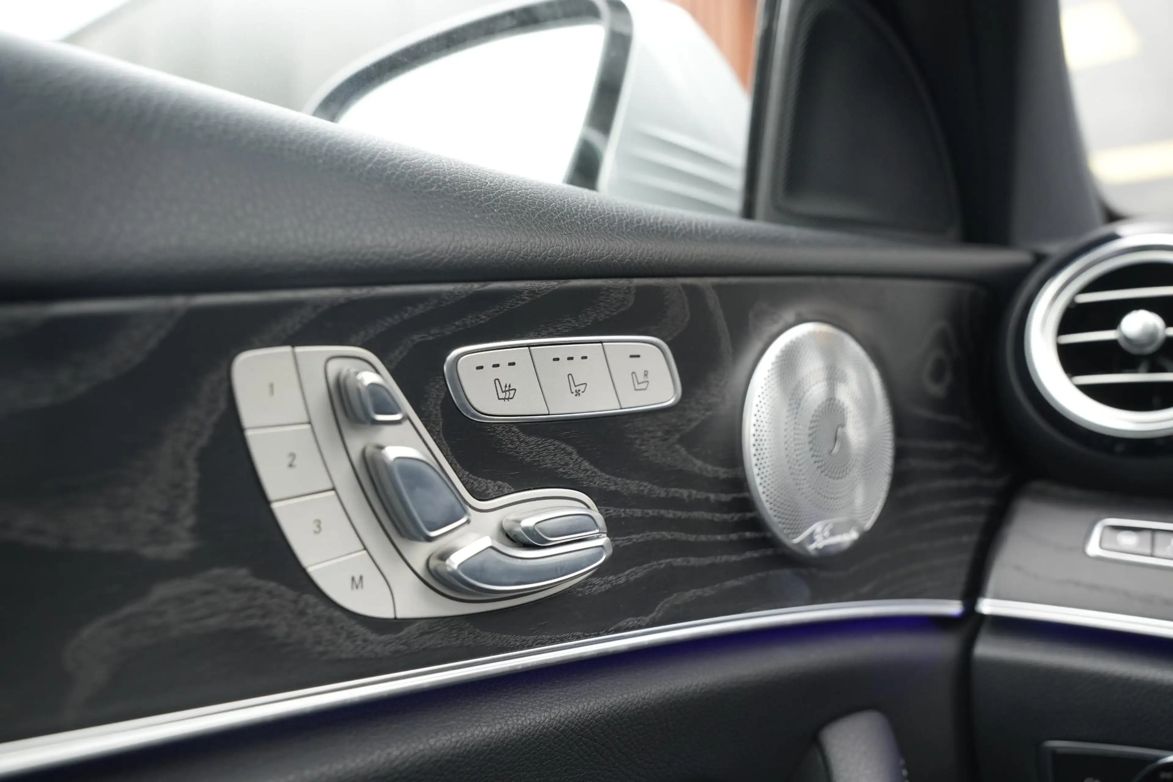 Mercedes-Benz E 400 4Matic Premium Plus AMG 333PK Airmatic Stoelkoelin — photo 41