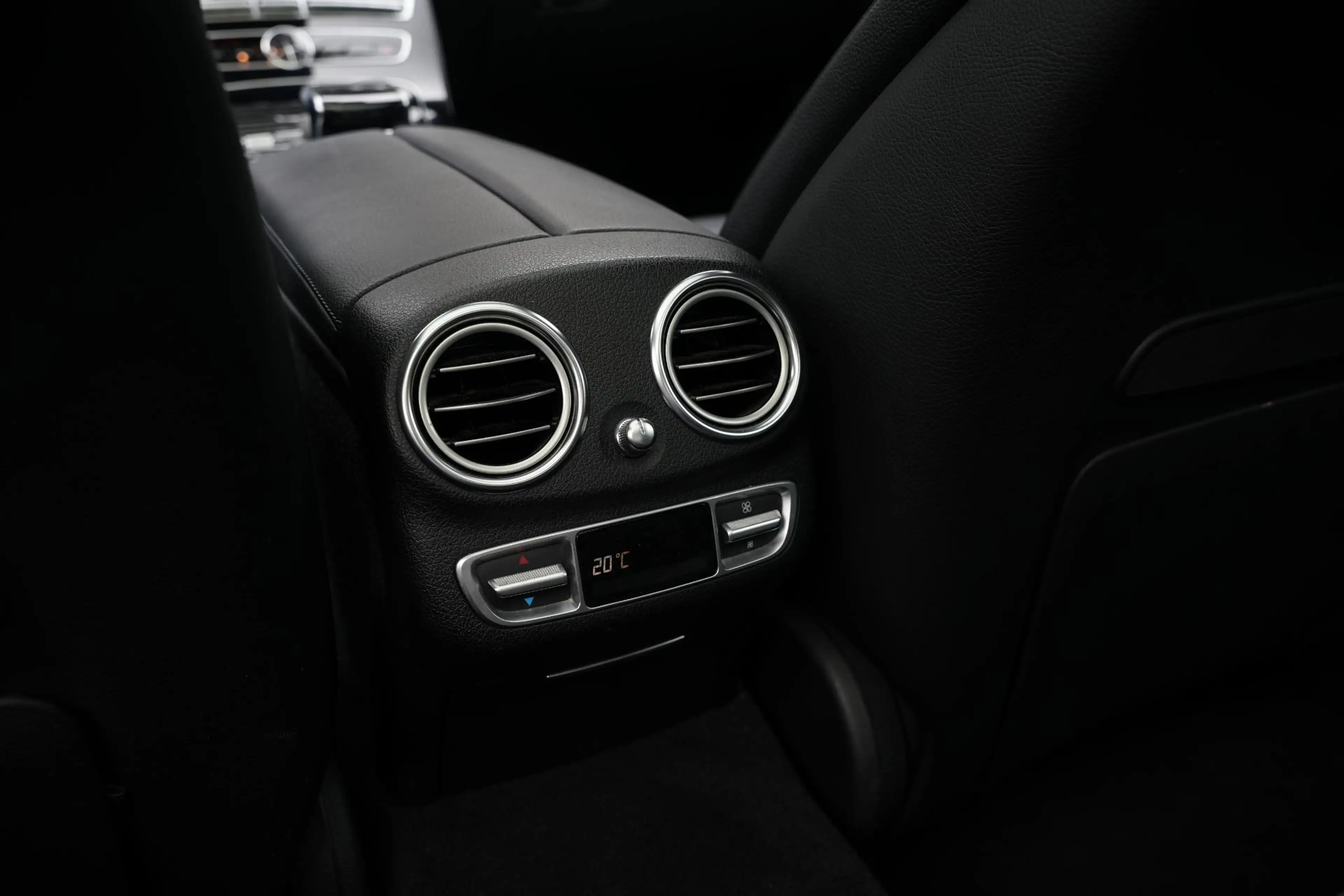 Mercedes-Benz E 400 4Matic Premium Plus AMG 333PK Airmatic Stoelkoelin — photo 29