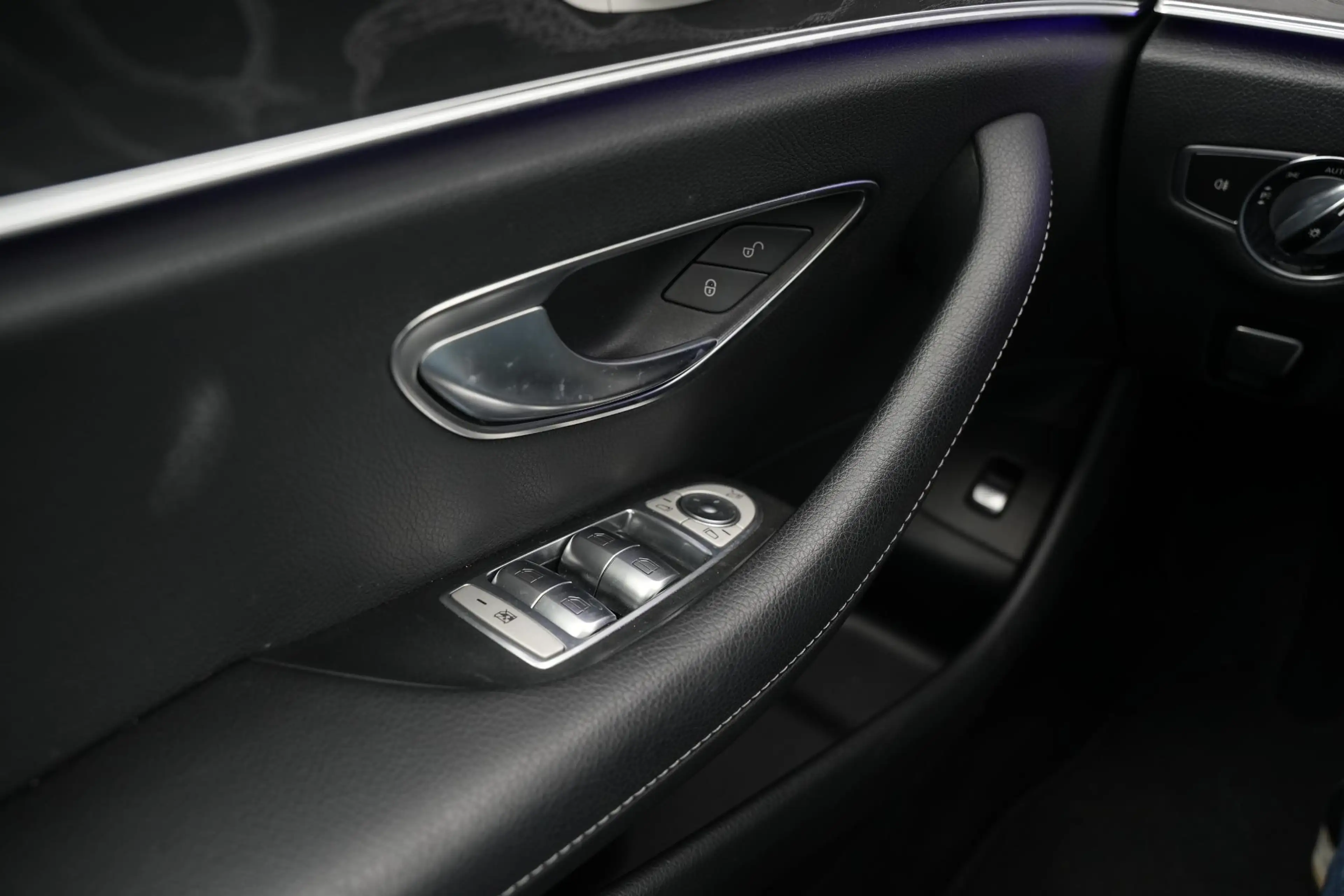 Mercedes-Benz E 400 4Matic Premium Plus AMG 333PK Airmatic Stoelkoelin — photo 43