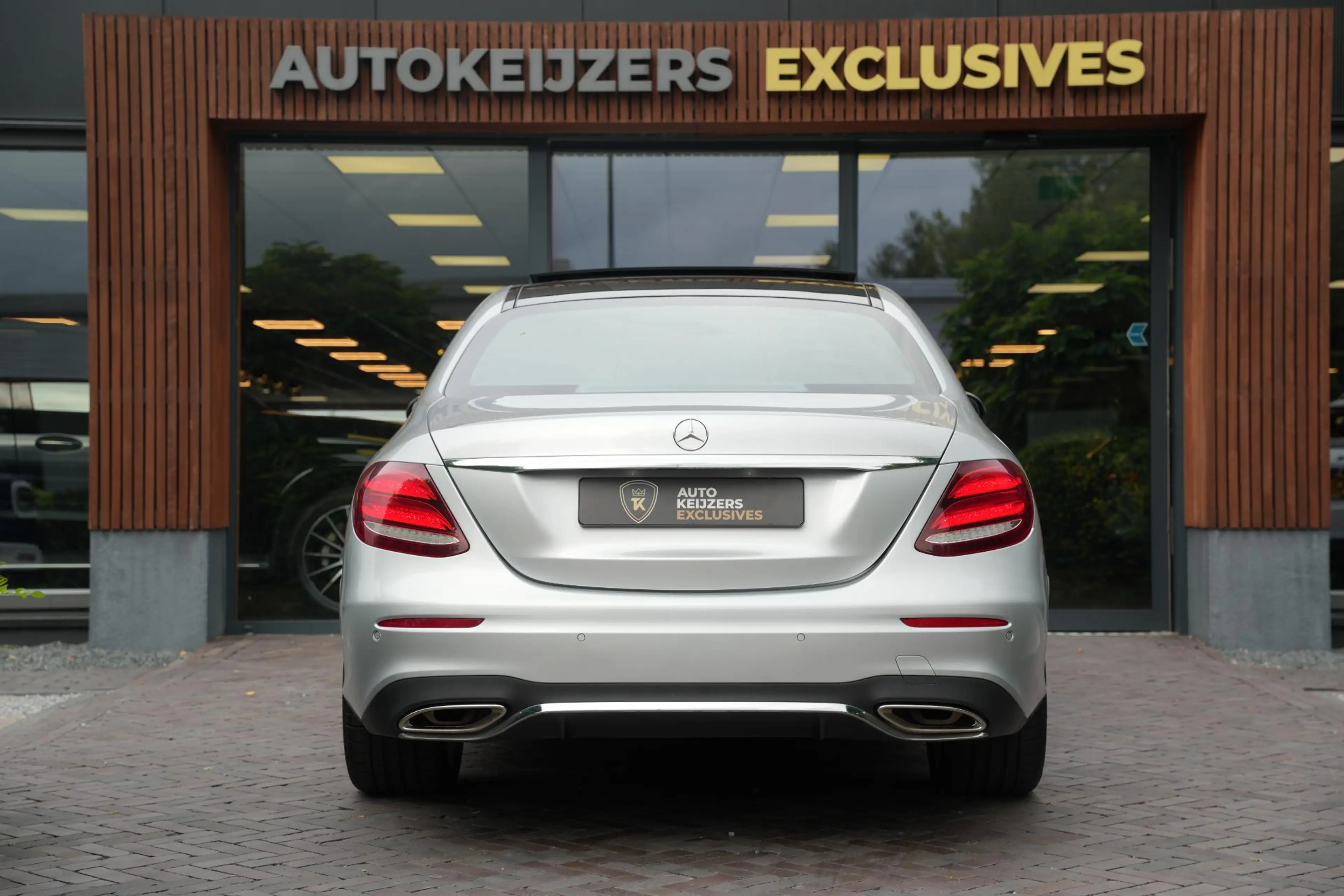 Mercedes-Benz E 400 4Matic Premium Plus AMG 333PK Airmatic Stoelkoelin — photo 11