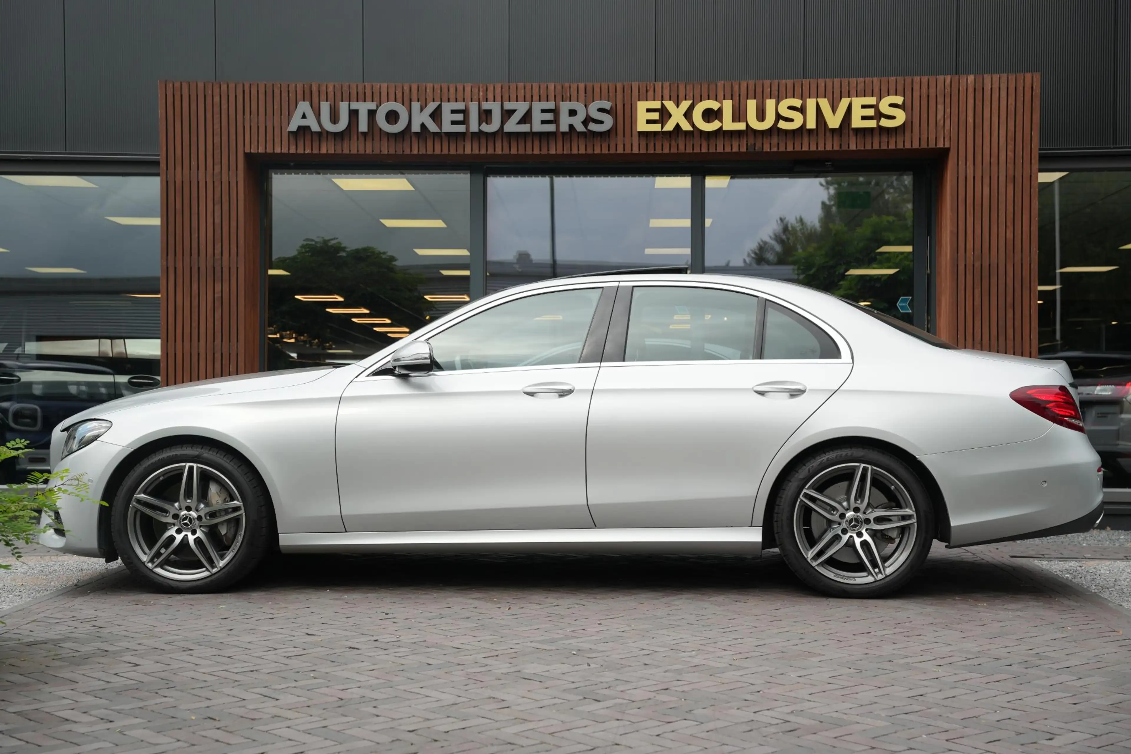Mercedes-Benz E 400 4Matic Premium Plus AMG 333PK Airmatic Stoelkoelin — photo 7