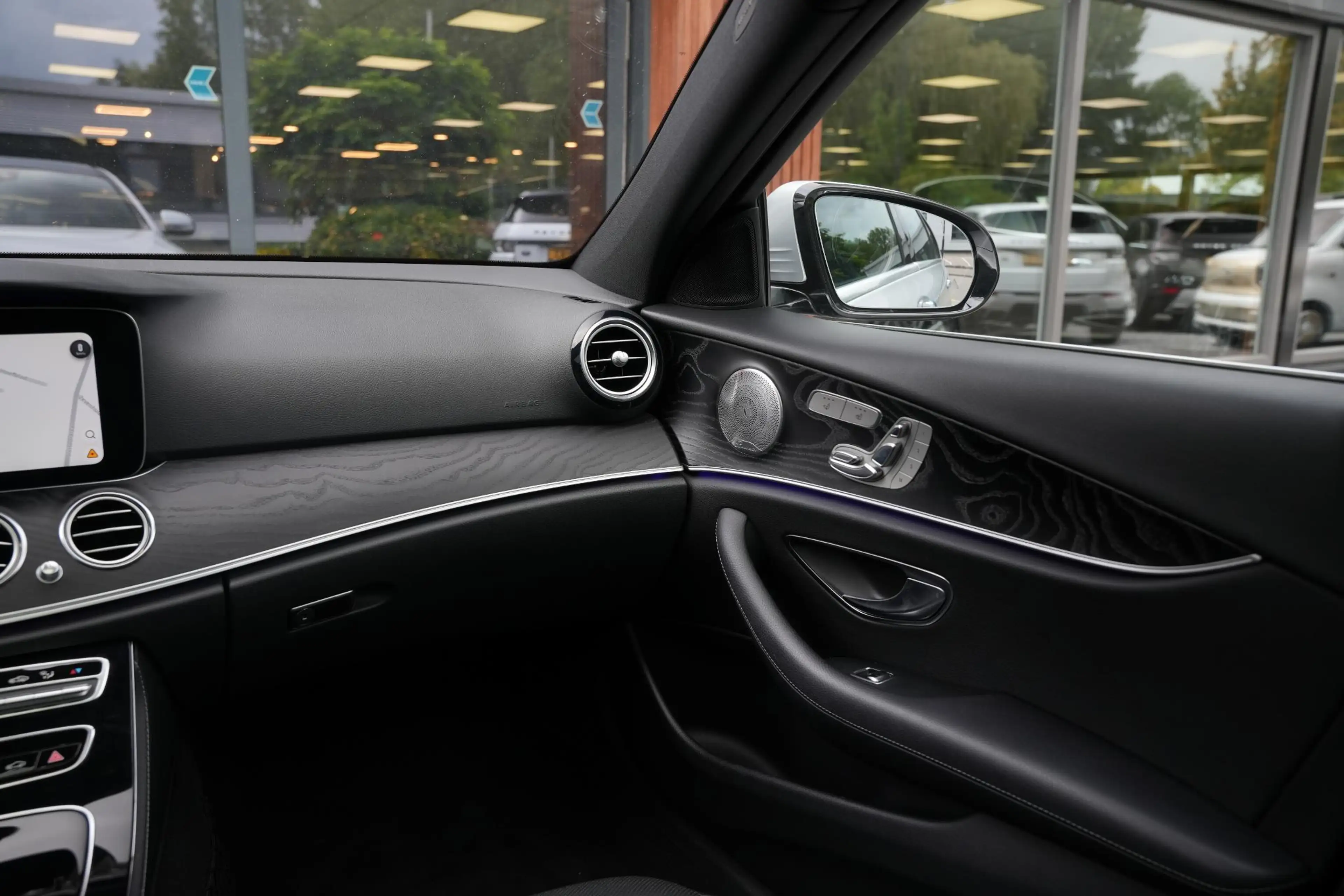 Mercedes-Benz E 400 4Matic Premium Plus AMG 333PK Airmatic Stoelkoelin — photo 30