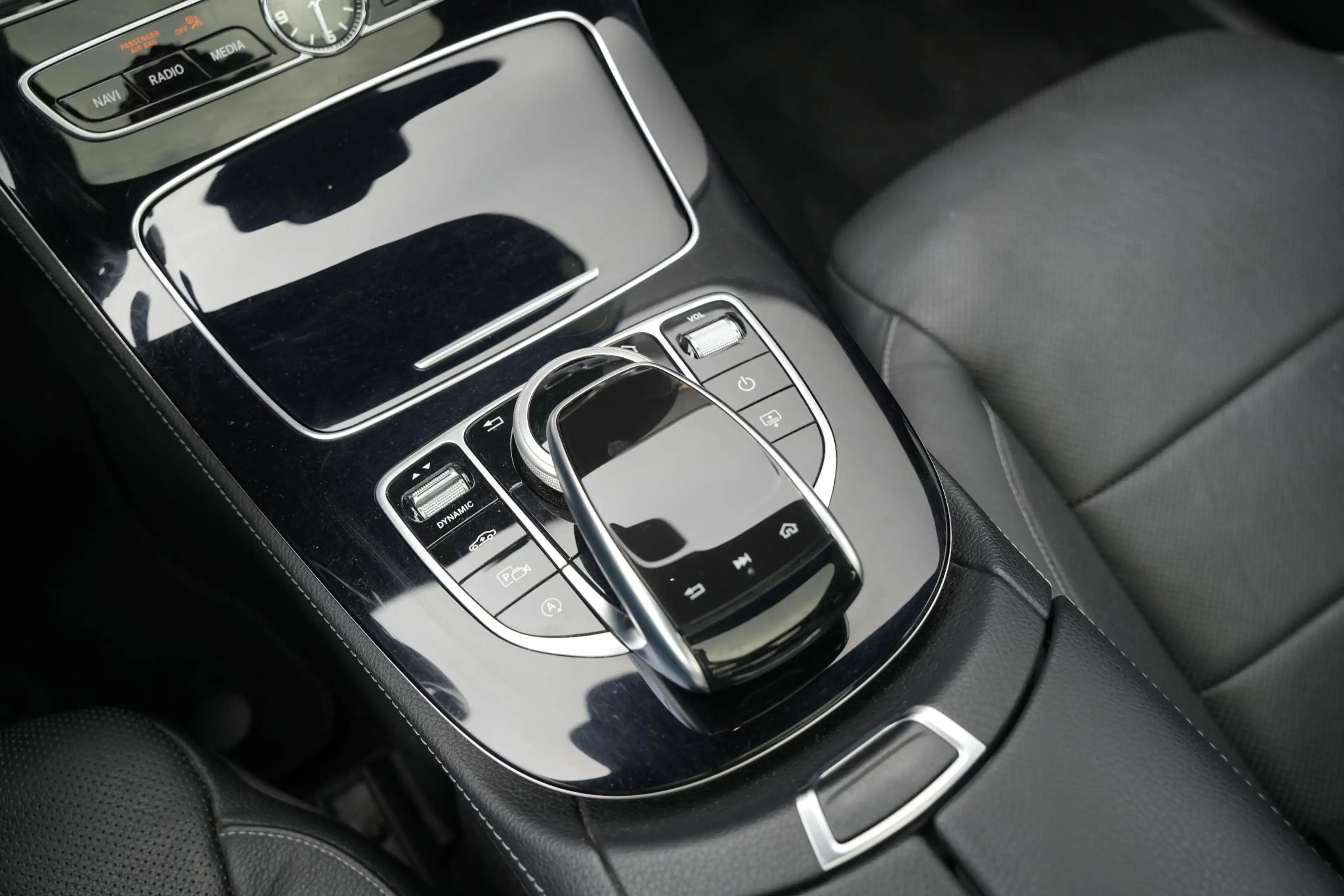 Mercedes-Benz E 400 4Matic Premium Plus AMG 333PK Airmatic Stoelkoelin — photo 34