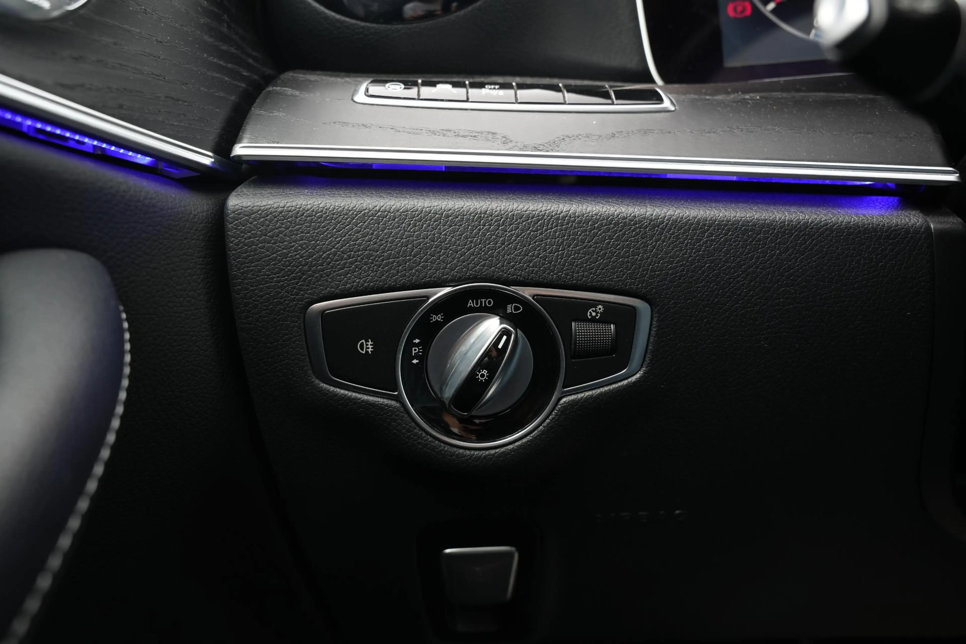 Mercedes-Benz E 400 4Matic Premium Plus AMG 333PK Airmatic Stoelkoelin — photo 40