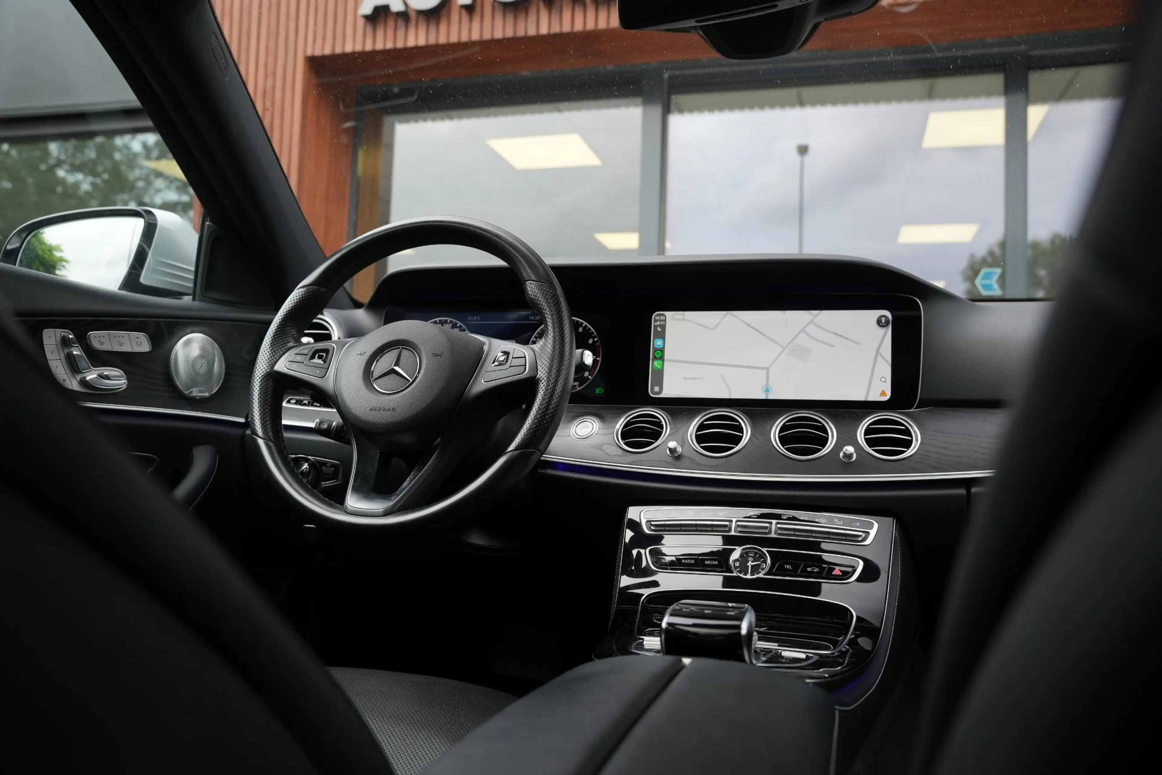 Mercedes-Benz E 400 4Matic Premium Plus AMG 333PK Airmatic Stoelkoelin — photo 15