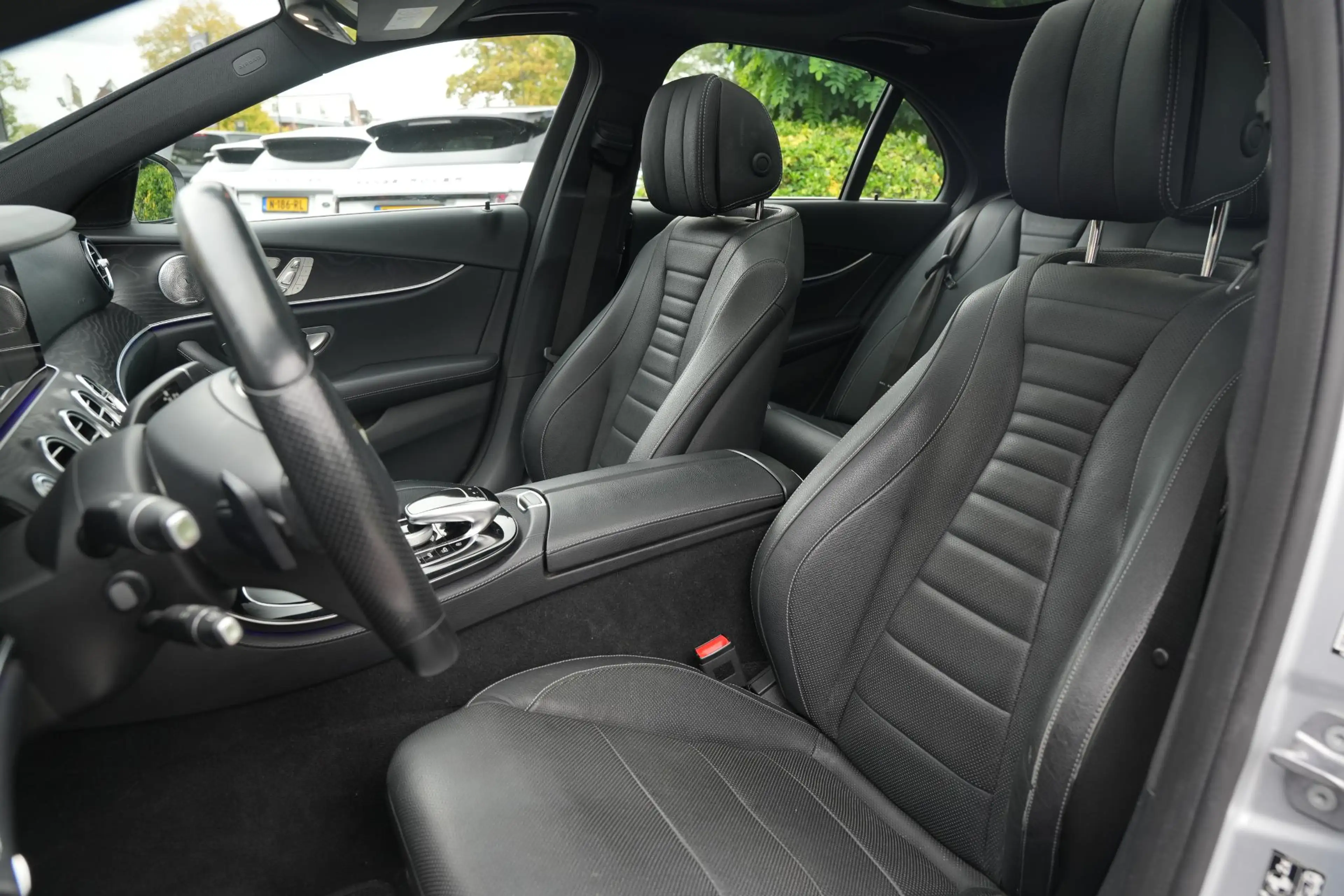 Mercedes-Benz E 400 4Matic Premium Plus AMG 333PK Airmatic Stoelkoelin — photo 4