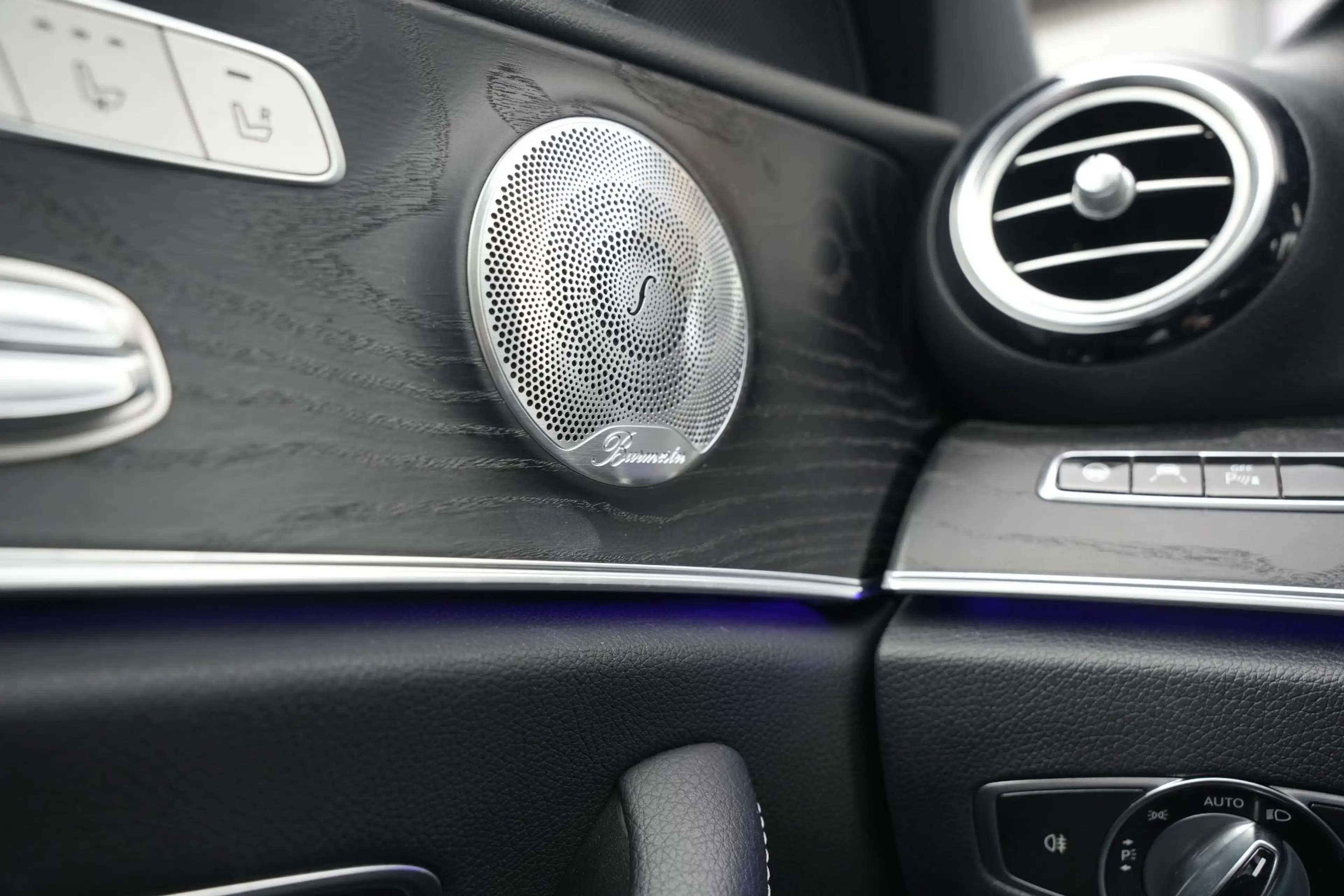 Mercedes-Benz E 400 4Matic Premium Plus AMG 333PK Airmatic Stoelkoelin — photo 42