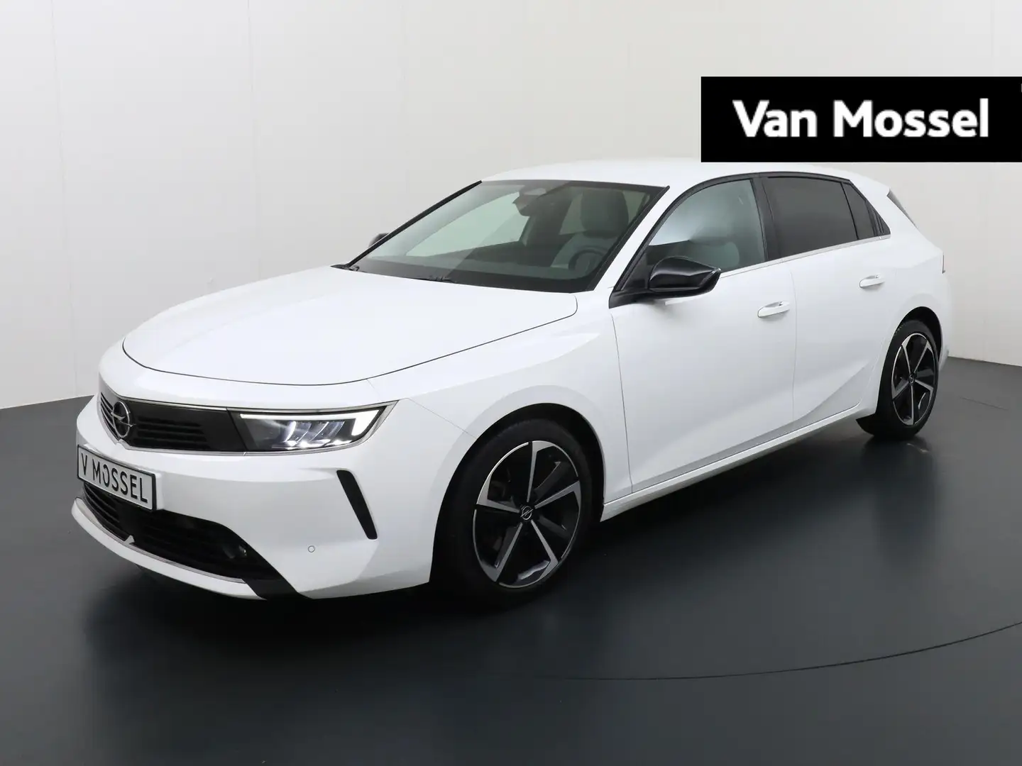 Opel Astra 1.2 Elegance | Stoel en stuur verwarming | Parkeer Wit - 1