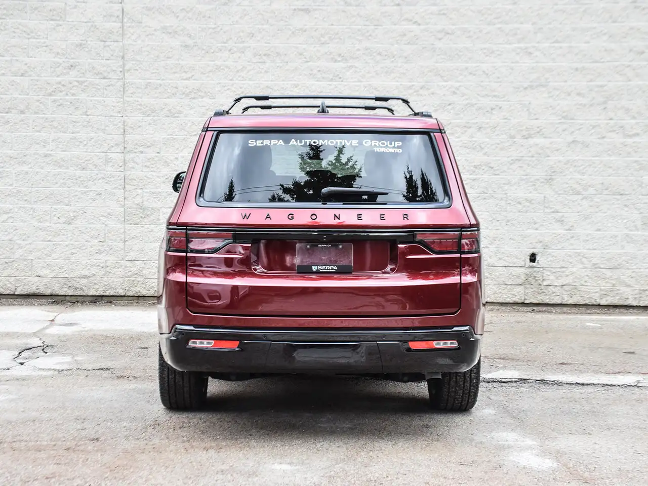 Jeep Wagoneer снимка Jeep Wagoneer