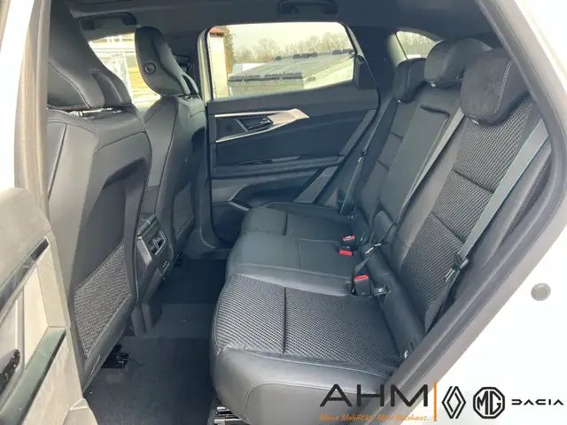 Renault Austral view 12
