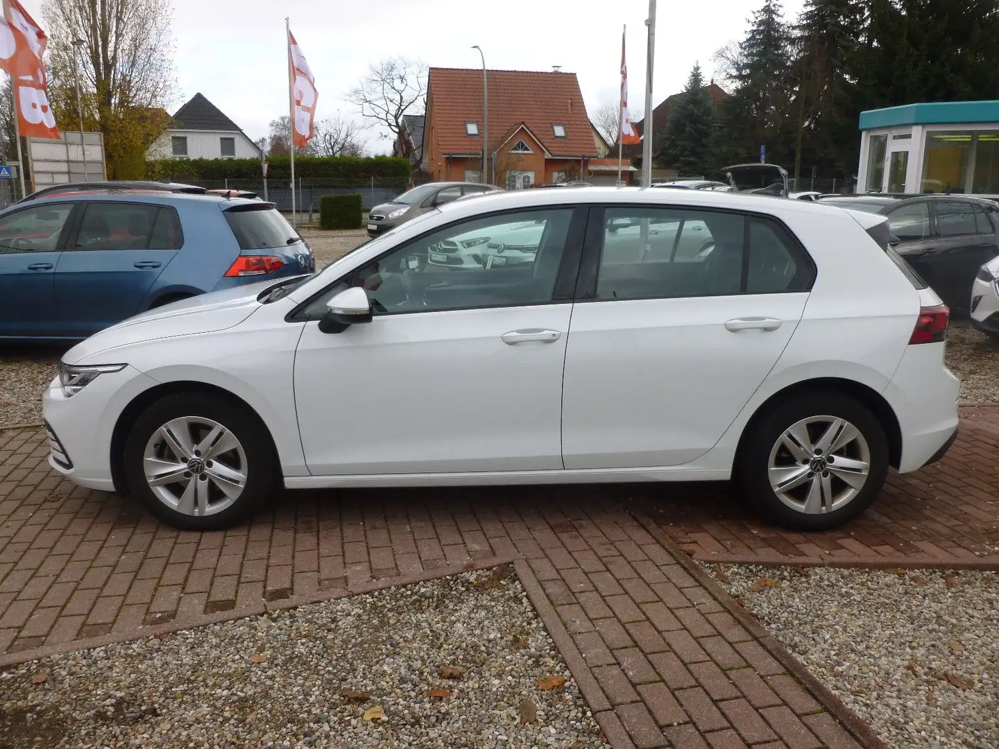 Volkswagen Golf VIII Lim. Life Digi.Cockpit/DSG/Navi/LED Blanco - 2