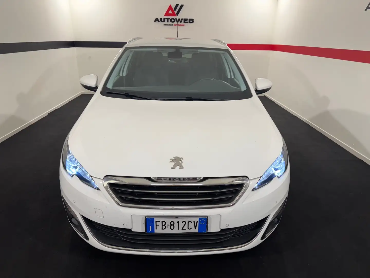 Peugeot 308 BlueHDi 120 S&S Allure Blanc - 2