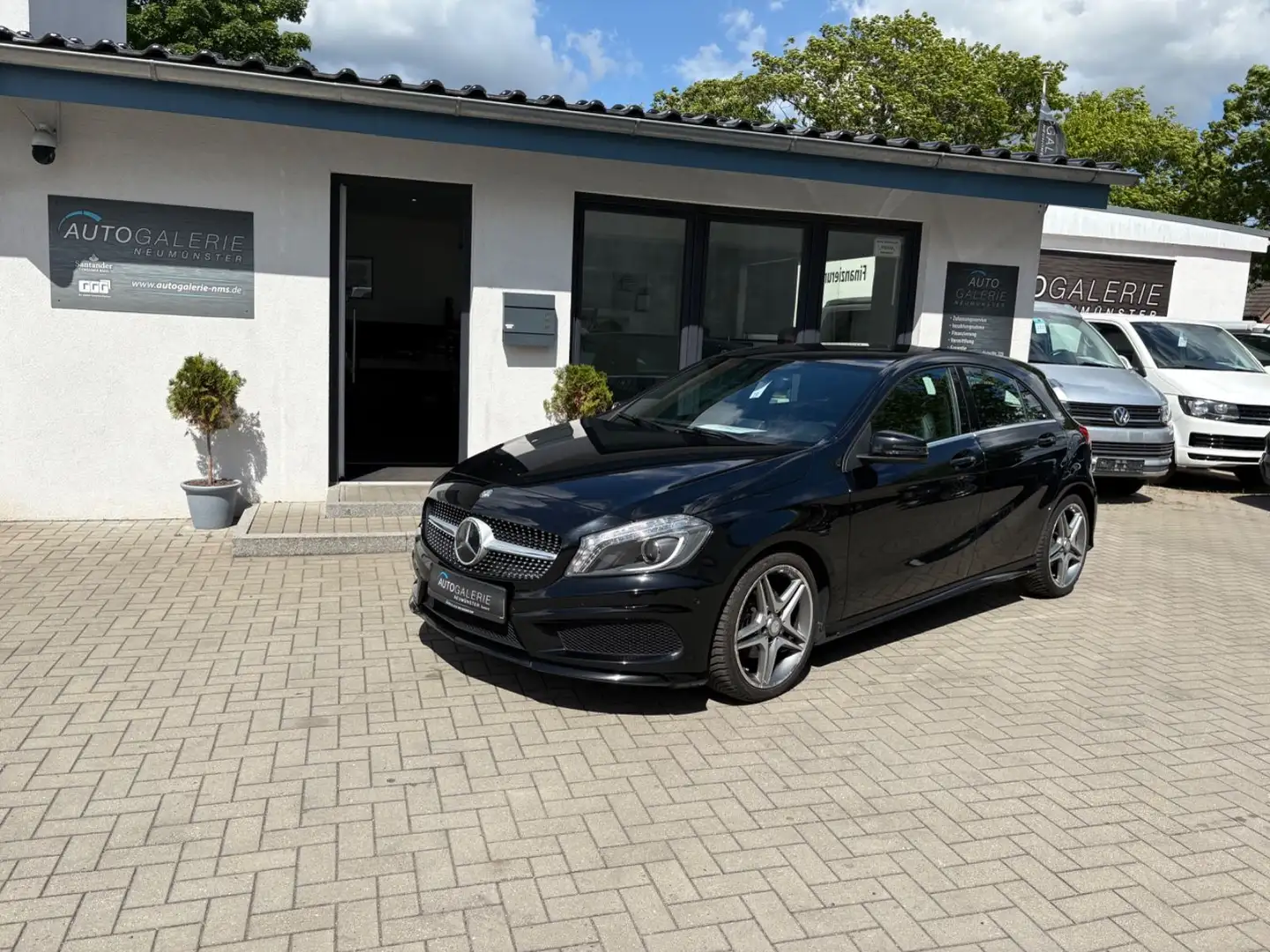 Mercedes-Benz A 180 CDI AMG-Line°Alcantara°Klima°H-Schwarz°PDC Schwarz - 1