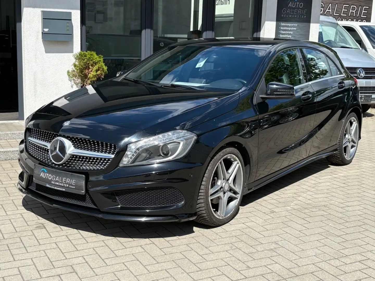 Mercedes-Benz A 180 CDI AMG-Line°Alcantara°Klima°H-Schwarz°PDC Schwarz - 2