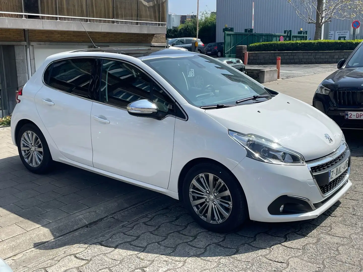 Peugeot 208 1,2  Apple CarPlay toit panoramique Wit - 2