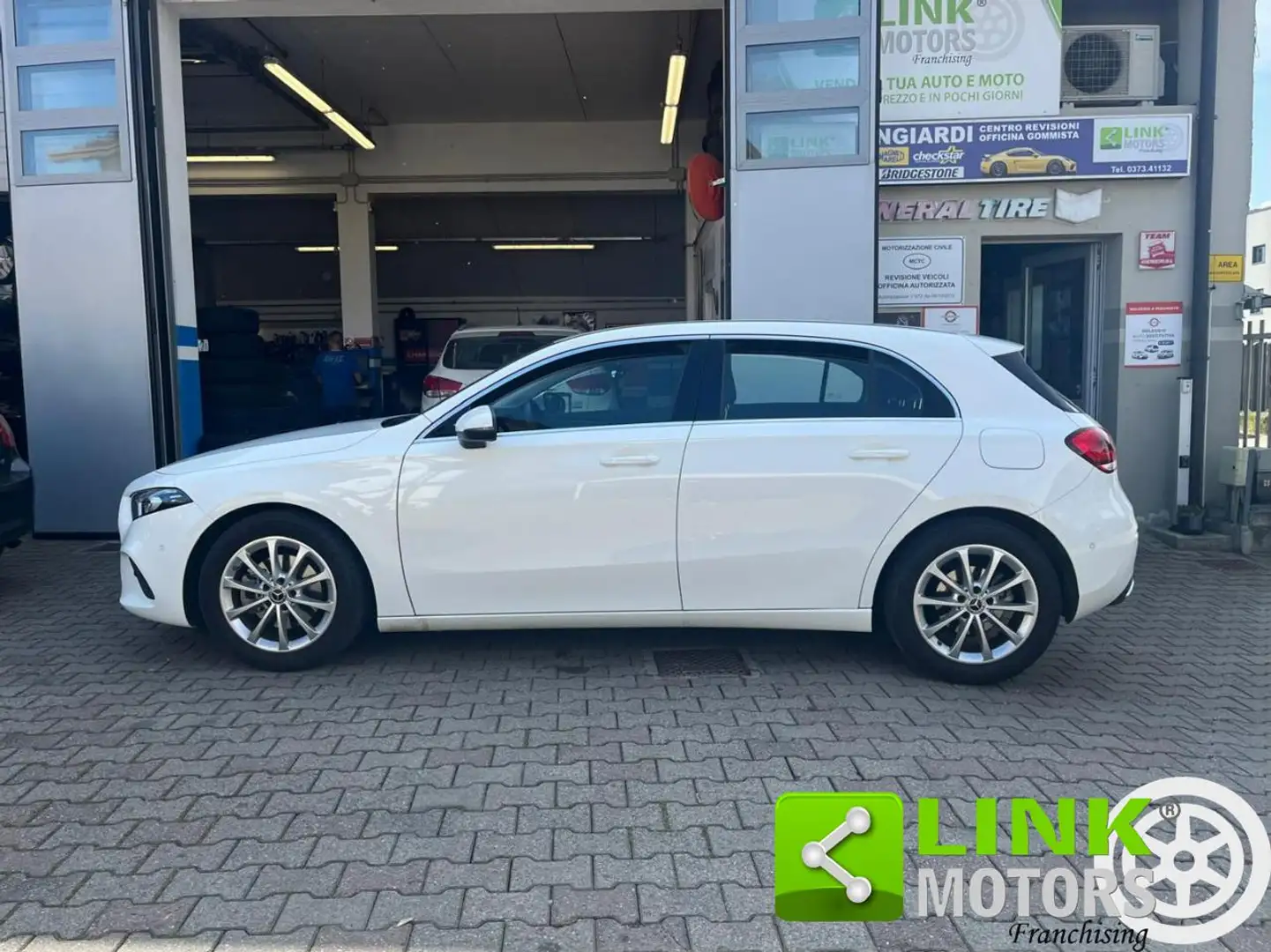 Mercedes-Benz A 200 Sport Blanc - 2
