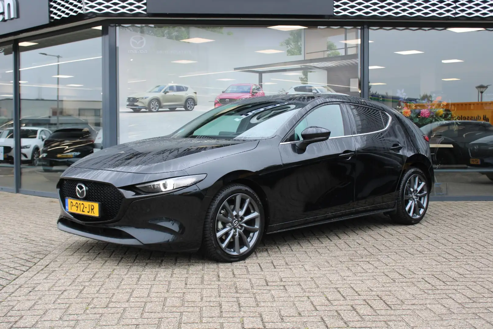 Mazda 3 2.0 e-SkyActiv-G M Hybrid 150 Sportive , Automaat, Noir - 2