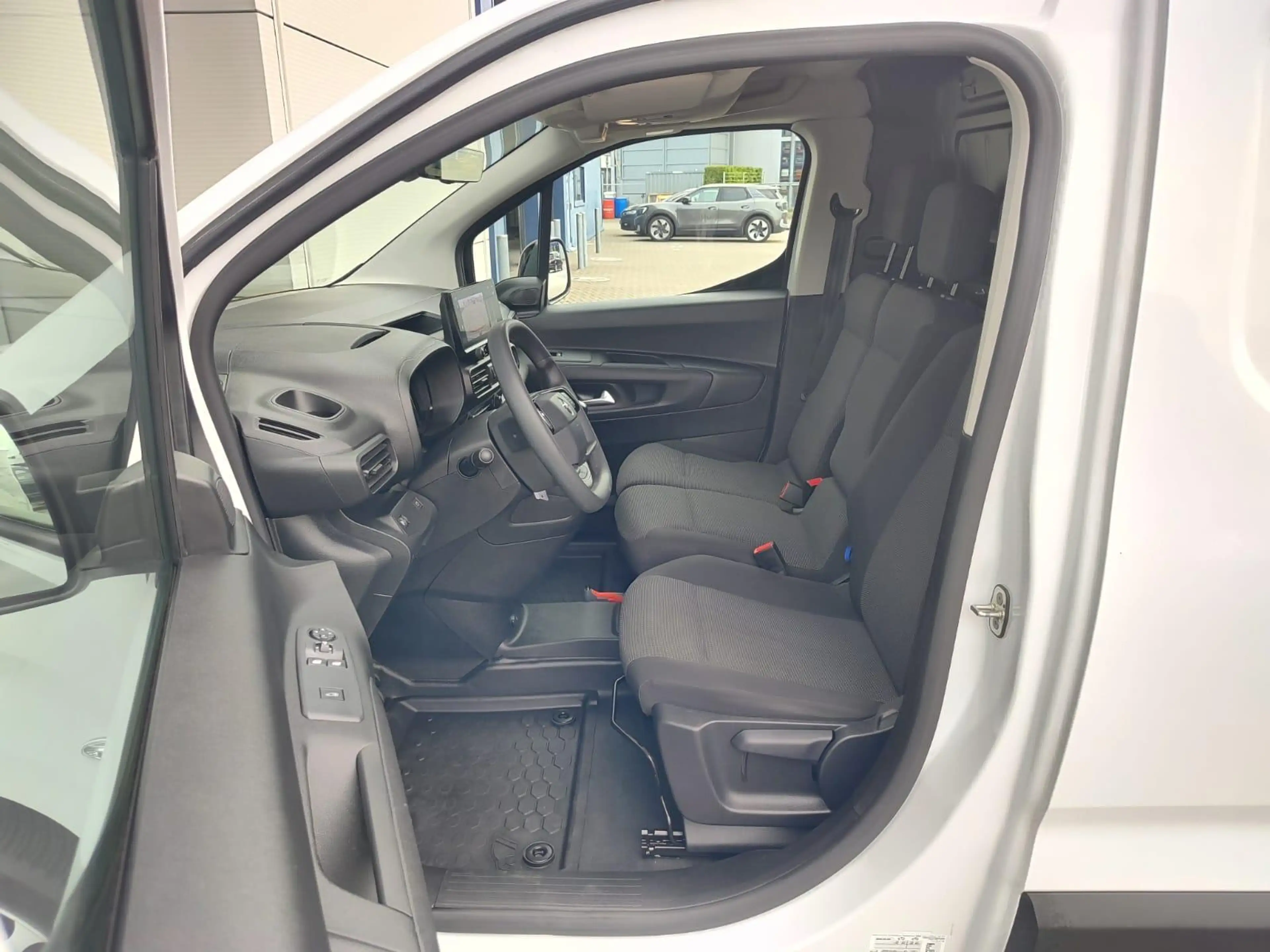 Opel Combo 1.5 BlueHDi 100pk Lengte 2 Pack Comfort Connect I — photo 10