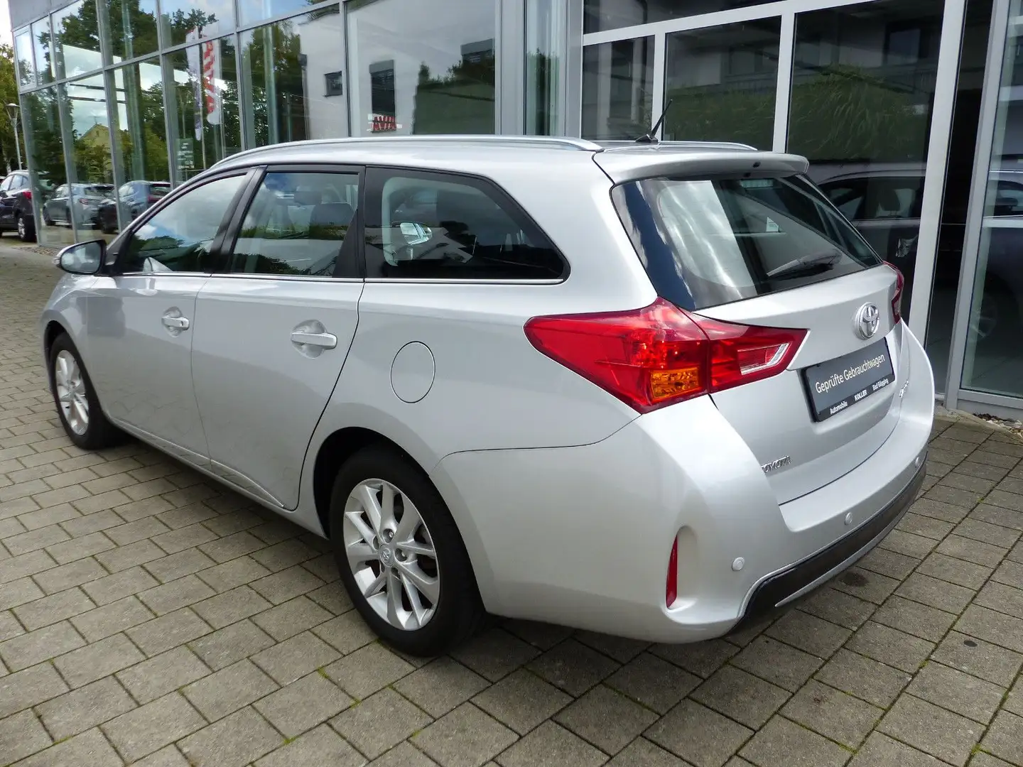 Toyota Auris Auris TS 1.6 Edition Klimaaut. Xenon Kamera SHZ Argent - 2