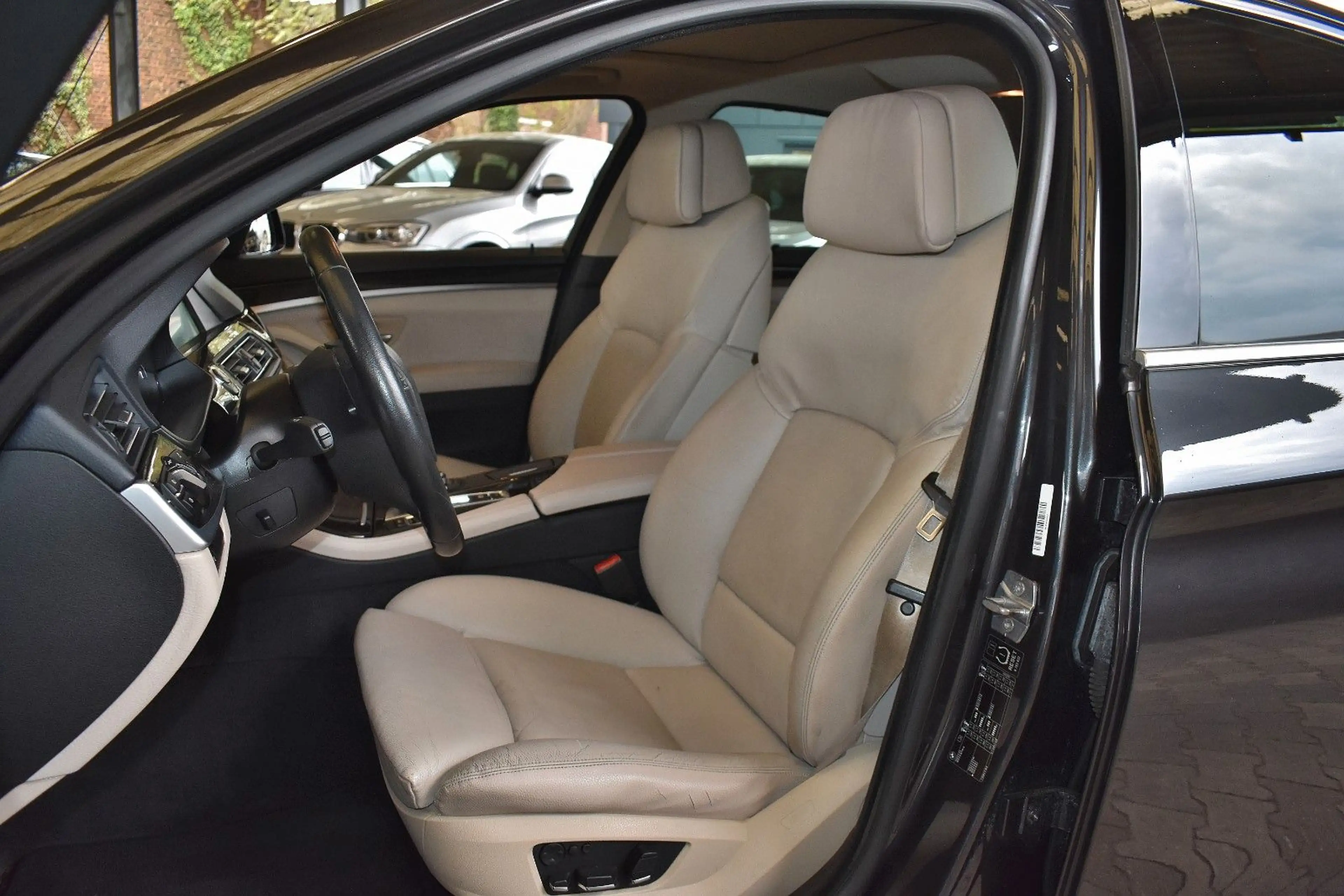BMW 525 d BIXENON LEDER NAVI S.DACH SOFTCLOSE HUD — photo 12