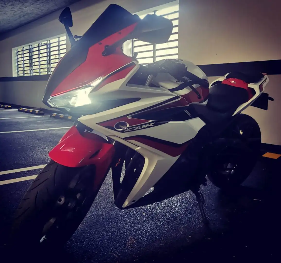 Honda CBR 500 R Bílá - 1