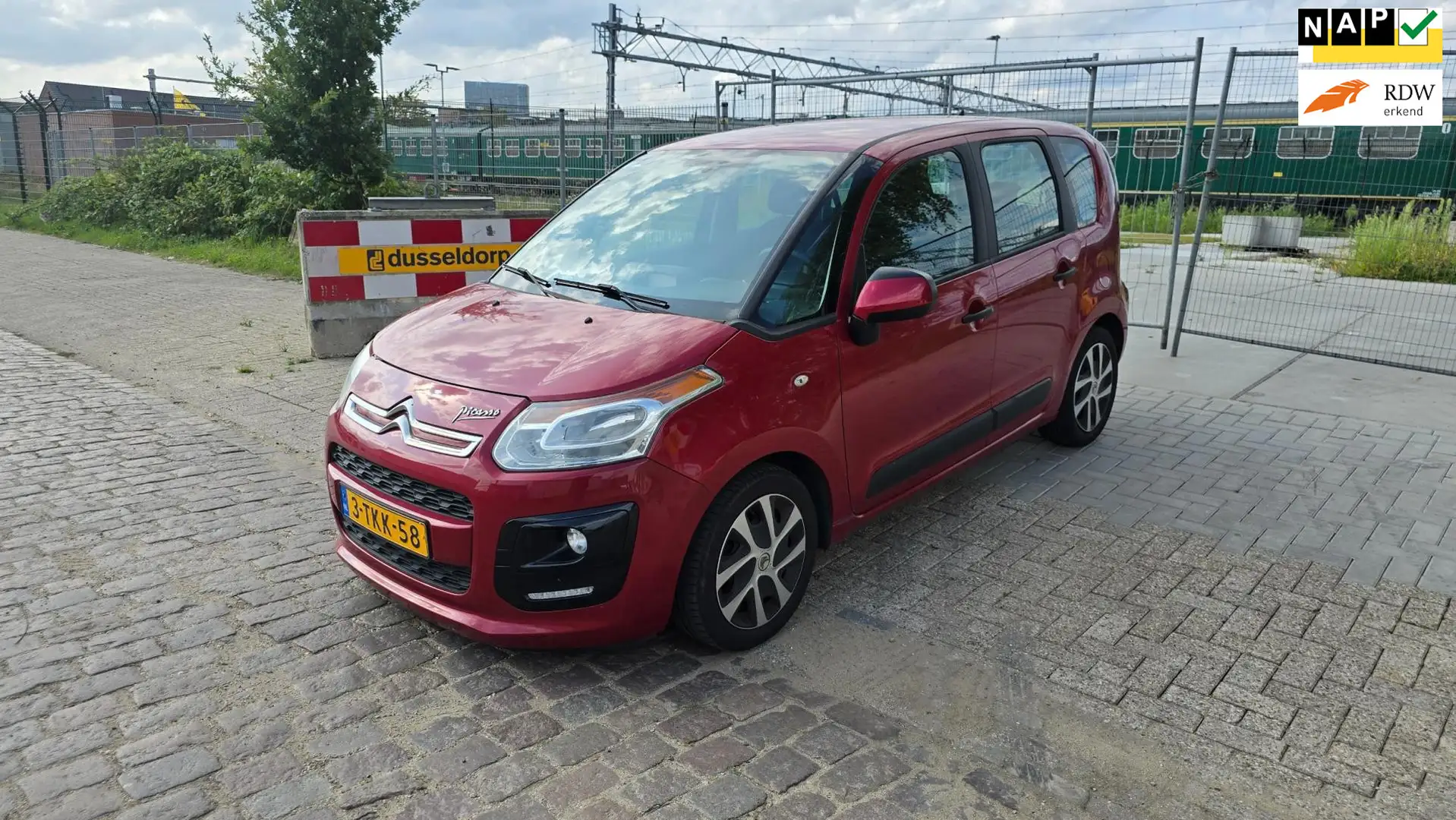 Citroen C3 Picasso 1.6 VTi Tendance Rouge - 1