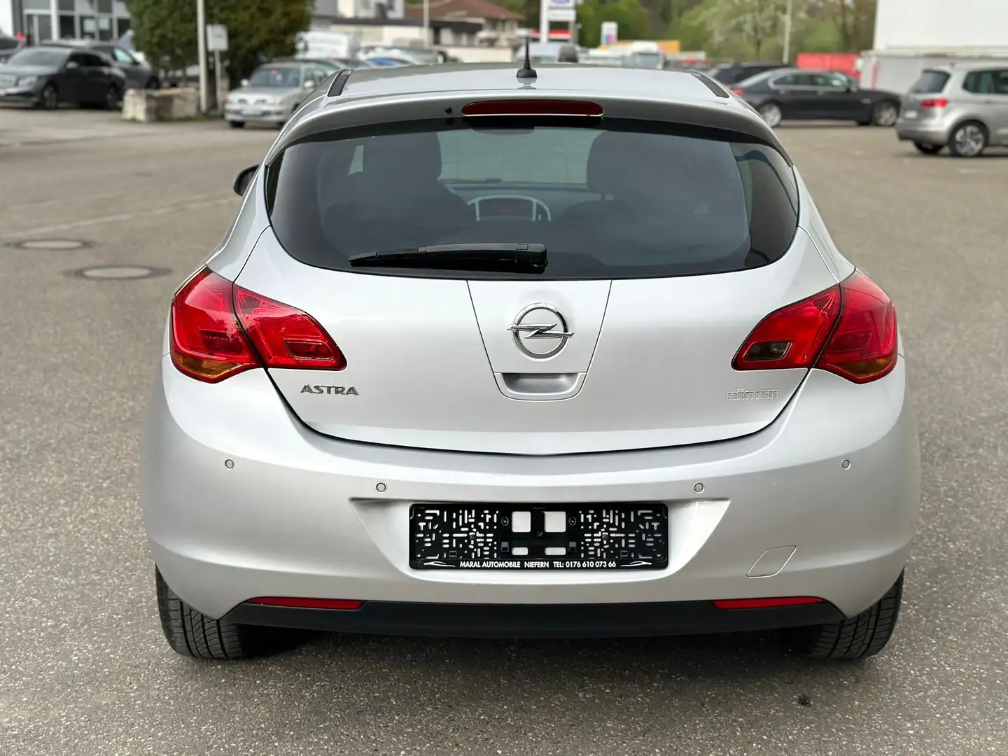 Opel Astra Design Edition Grau - 2