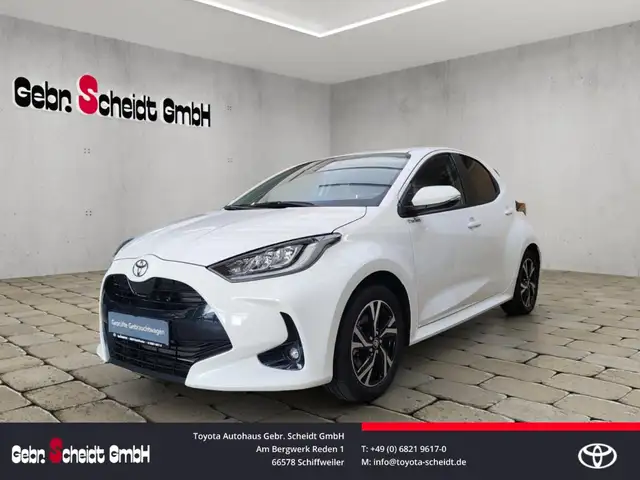 Toyota Yaris Hybrid Team D LED Hauptscheinwerfer Apple Ca