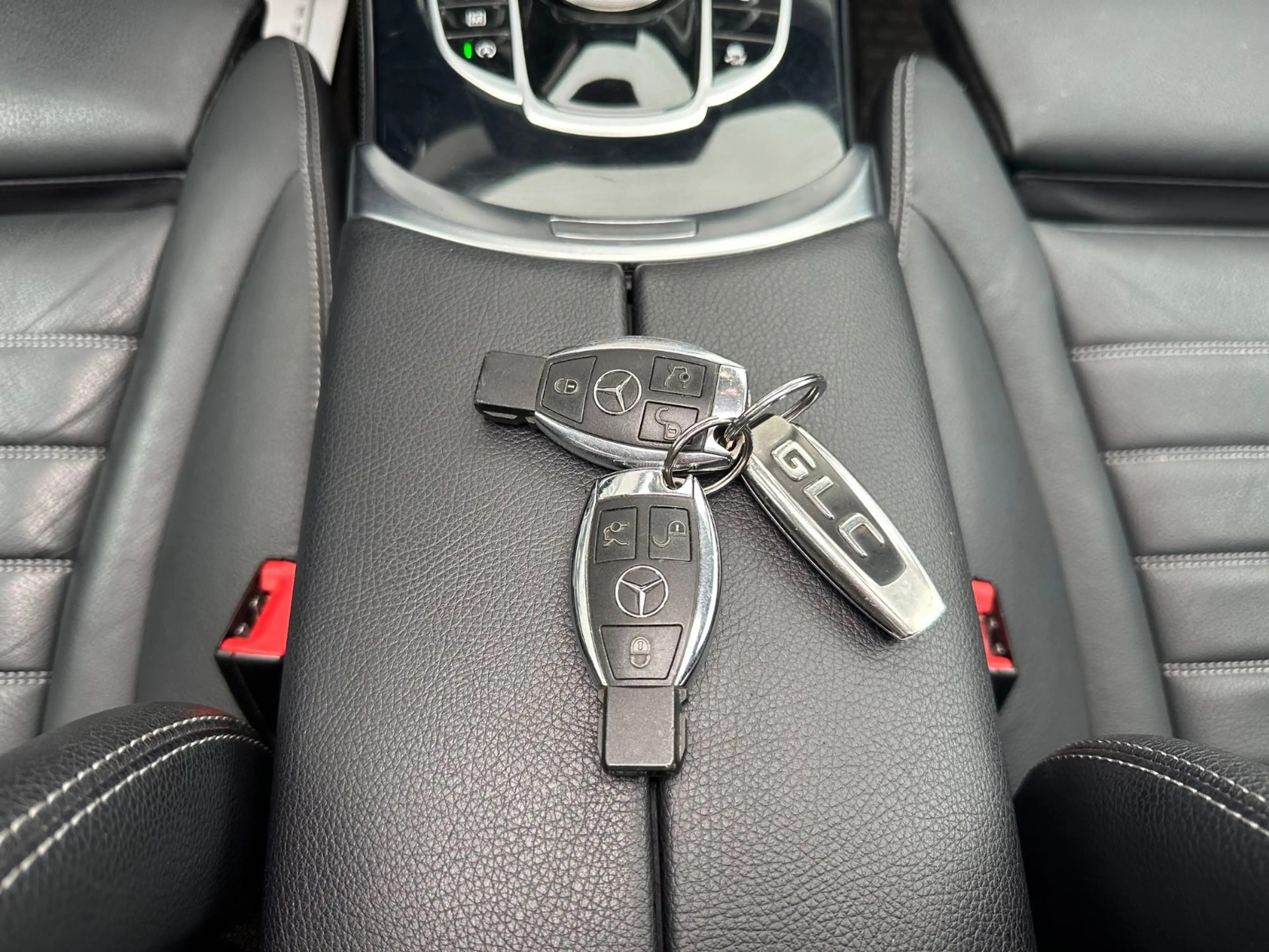 Mercedes-Benz GLC 250 4MATIC Autom. *PANORAMA*KAMERA*LEDER — photo 17