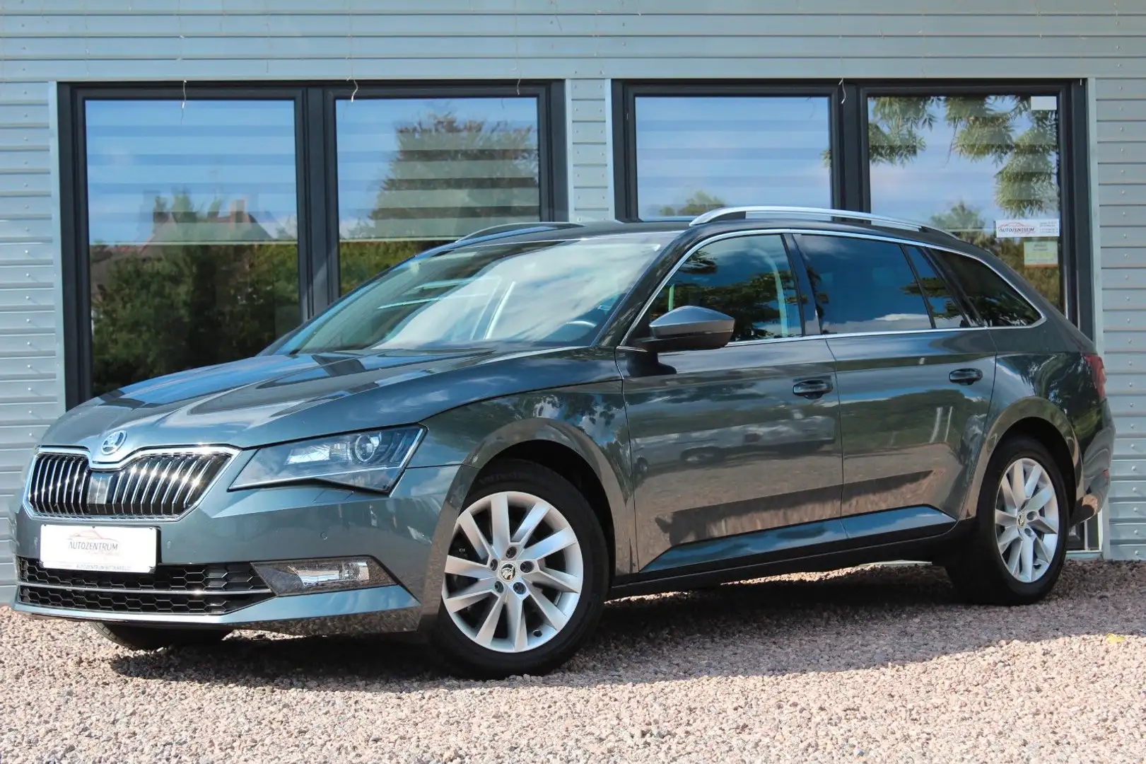 Skoda Superb Combi Ambition*Service Neu*HU/AU Neu* Gris - 1
