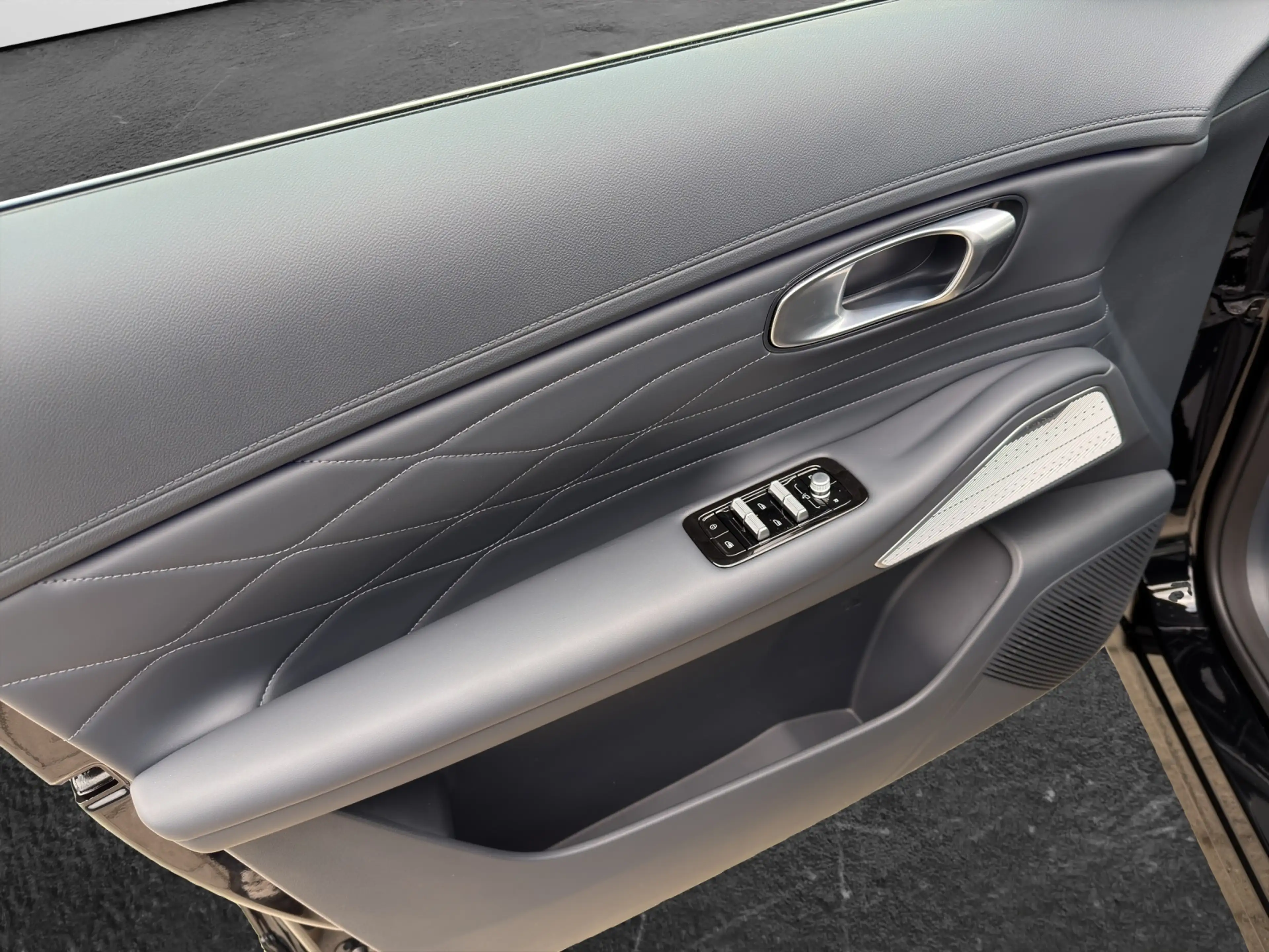 Geely Starray EM-i Max+ — photo 6