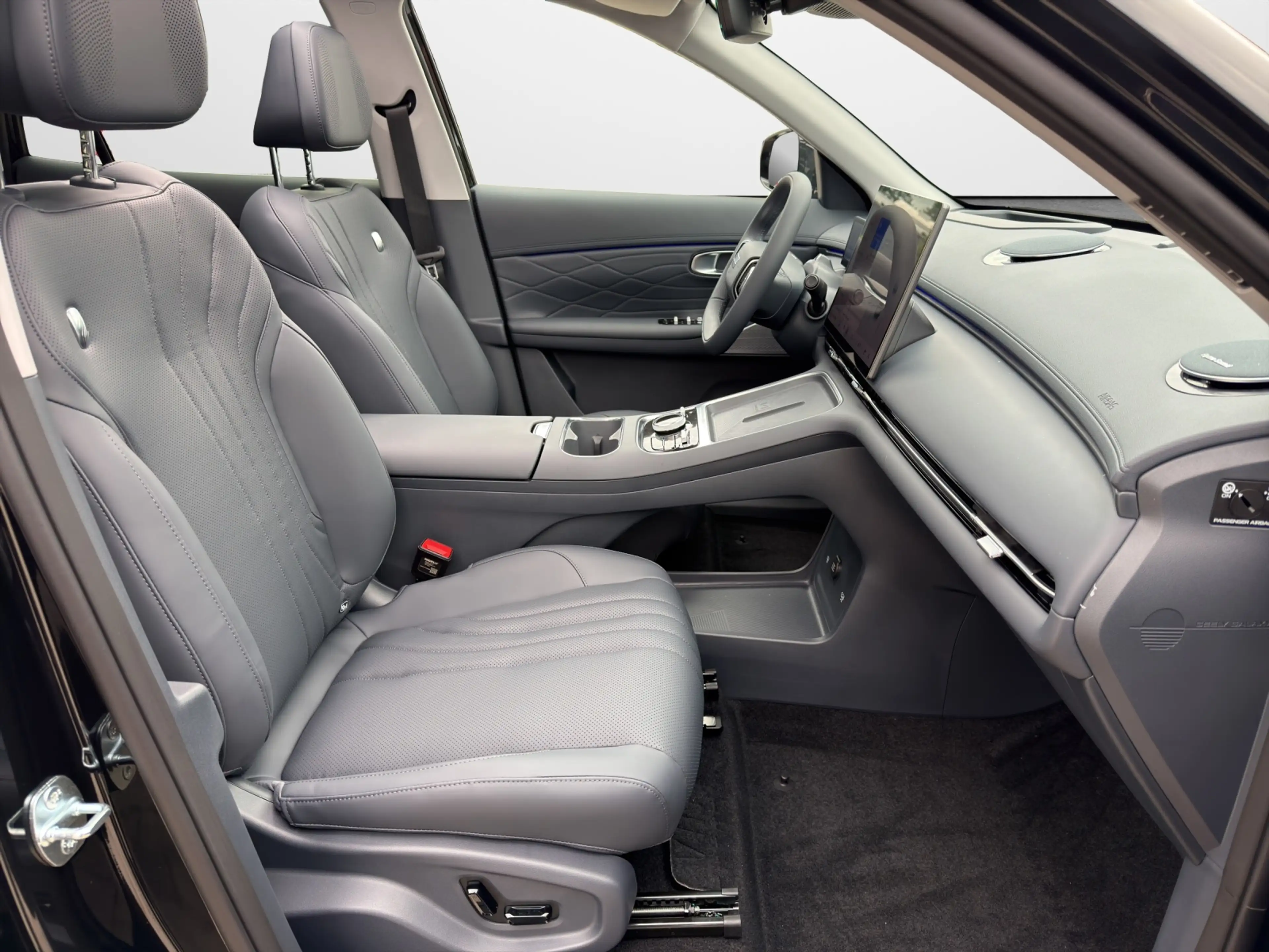 Geely Starray EM-i Max+ — photo 13