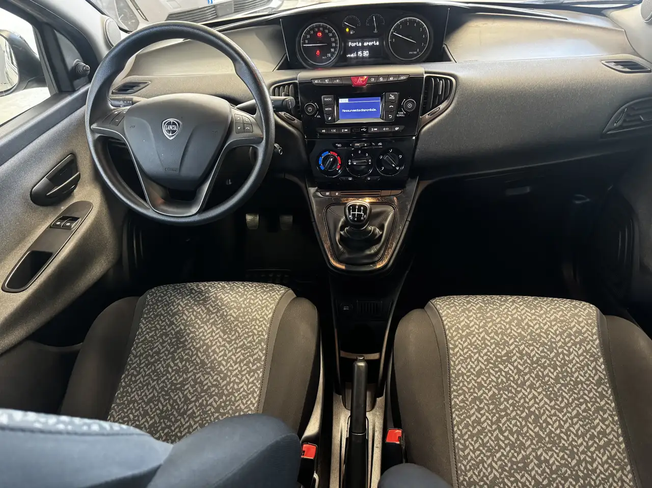 Lancia Ypsilon 2021 — фото 9