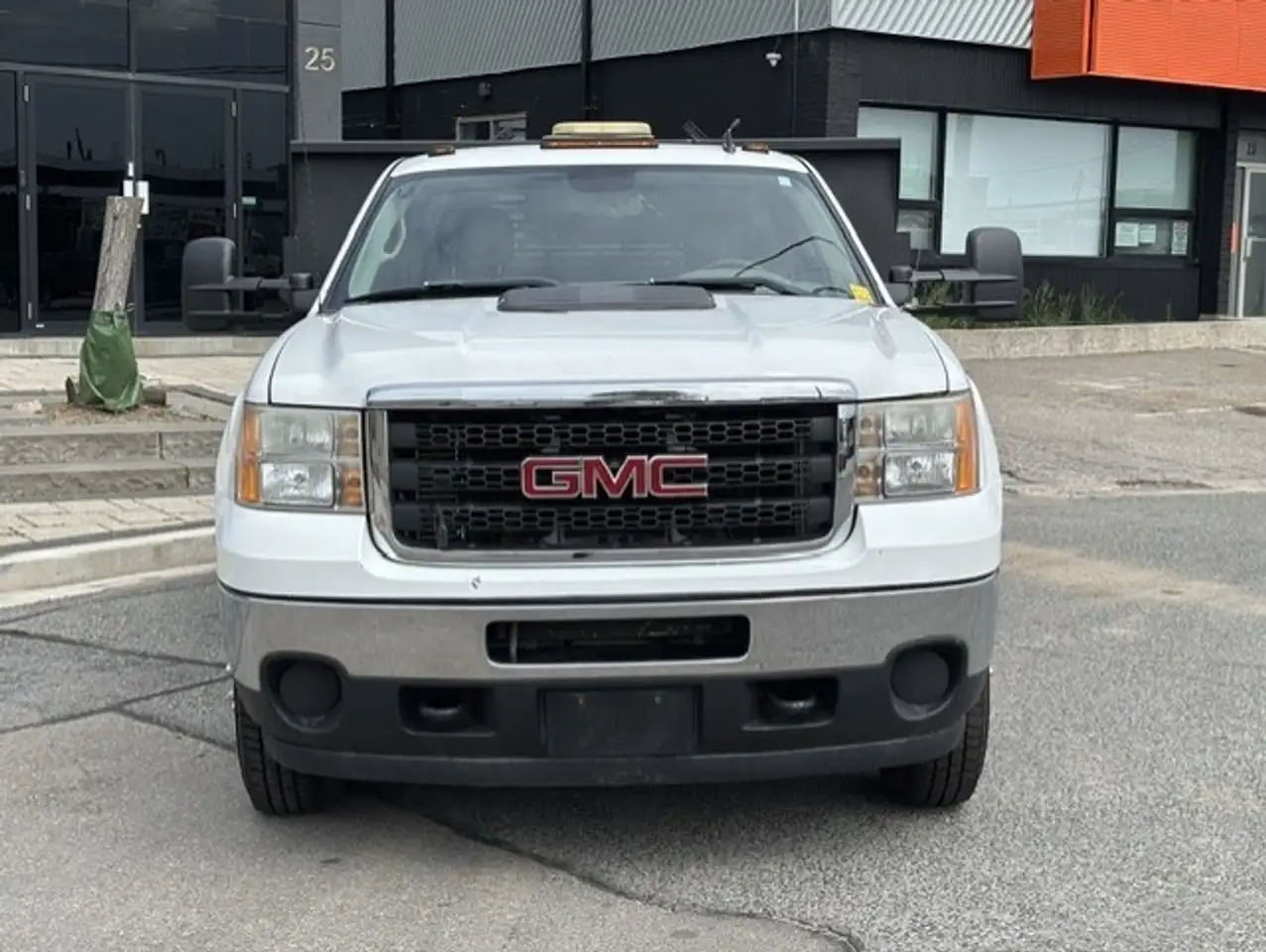 GMC Sierra 3500HD photo GMC Sierra 3500HD