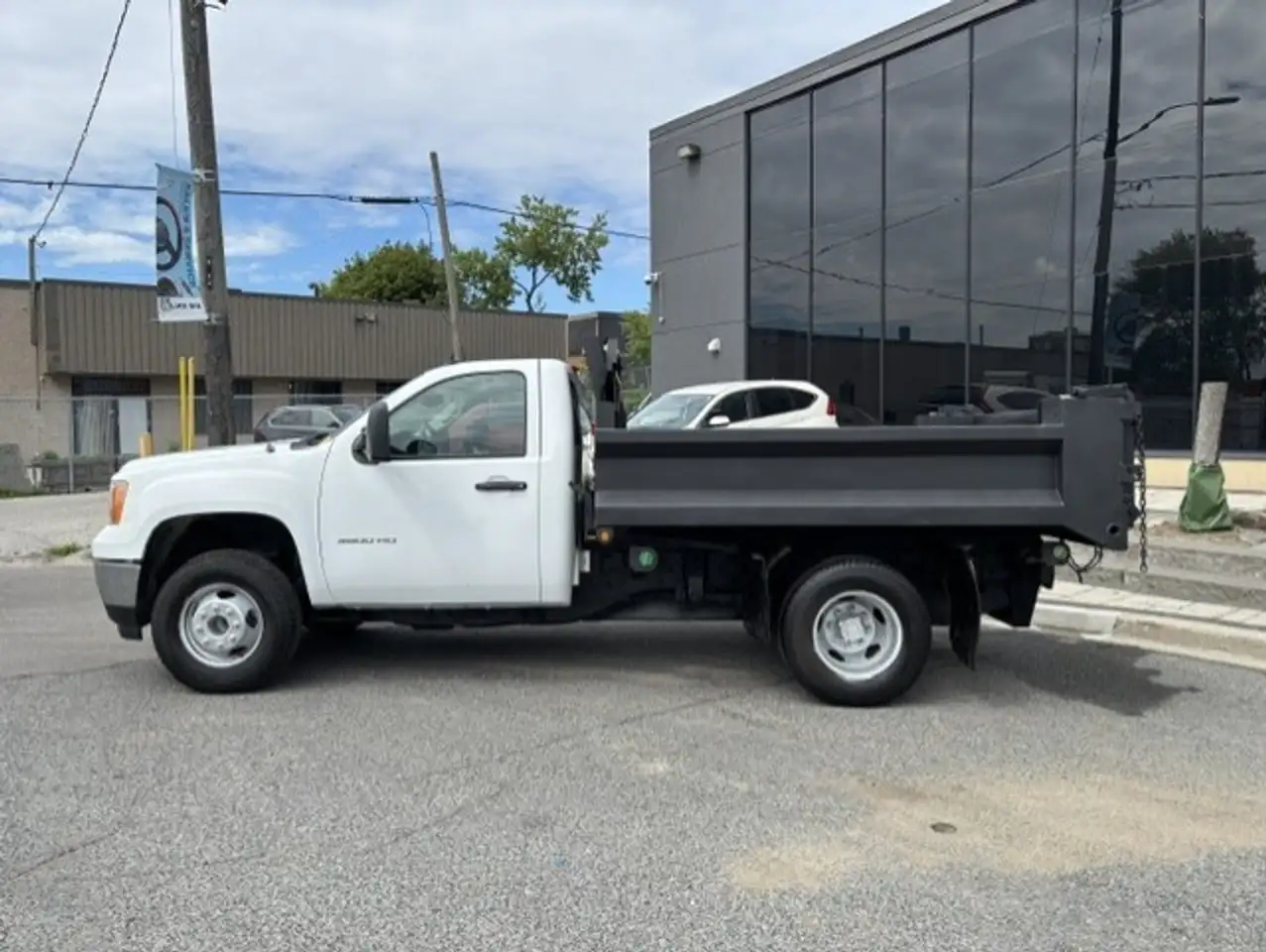GMC Sierra 3500HD photo GMC Sierra 3500HD