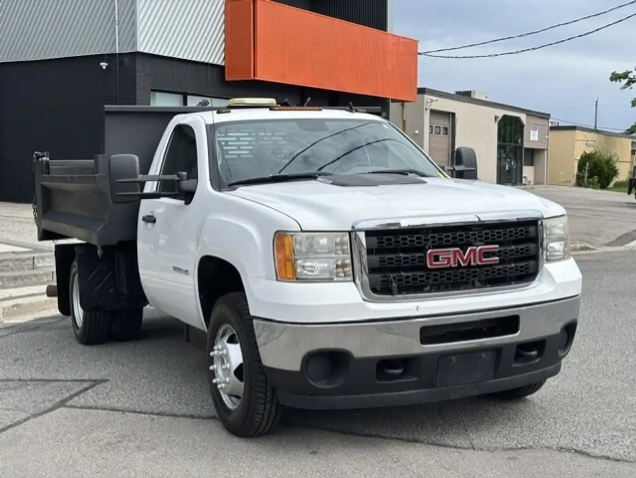 GMC Sierra 3500HD photo GMC Sierra 3500HD