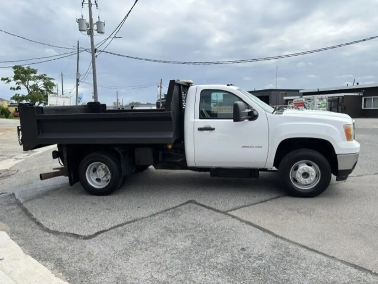 GMC Sierra 3500HD photo GMC Sierra 3500HD