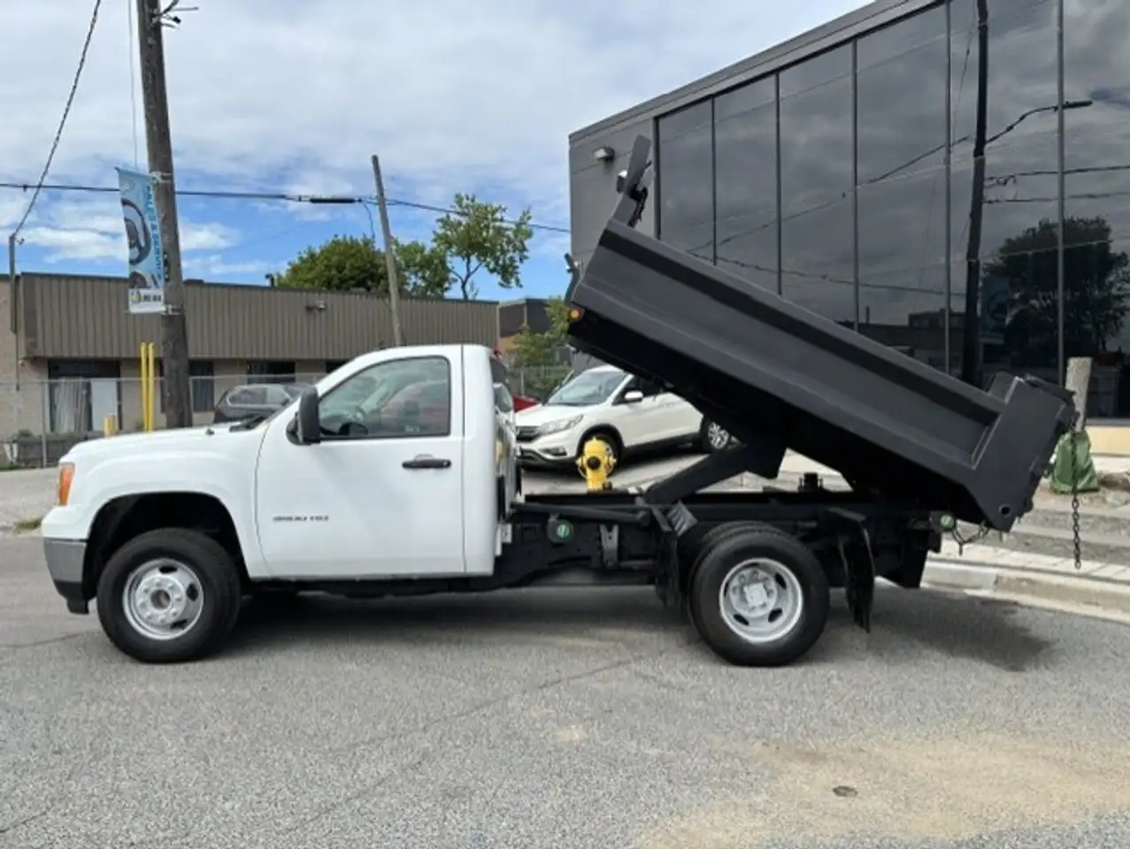 GMC Sierra 3500HD photo GMC Sierra 3500HD