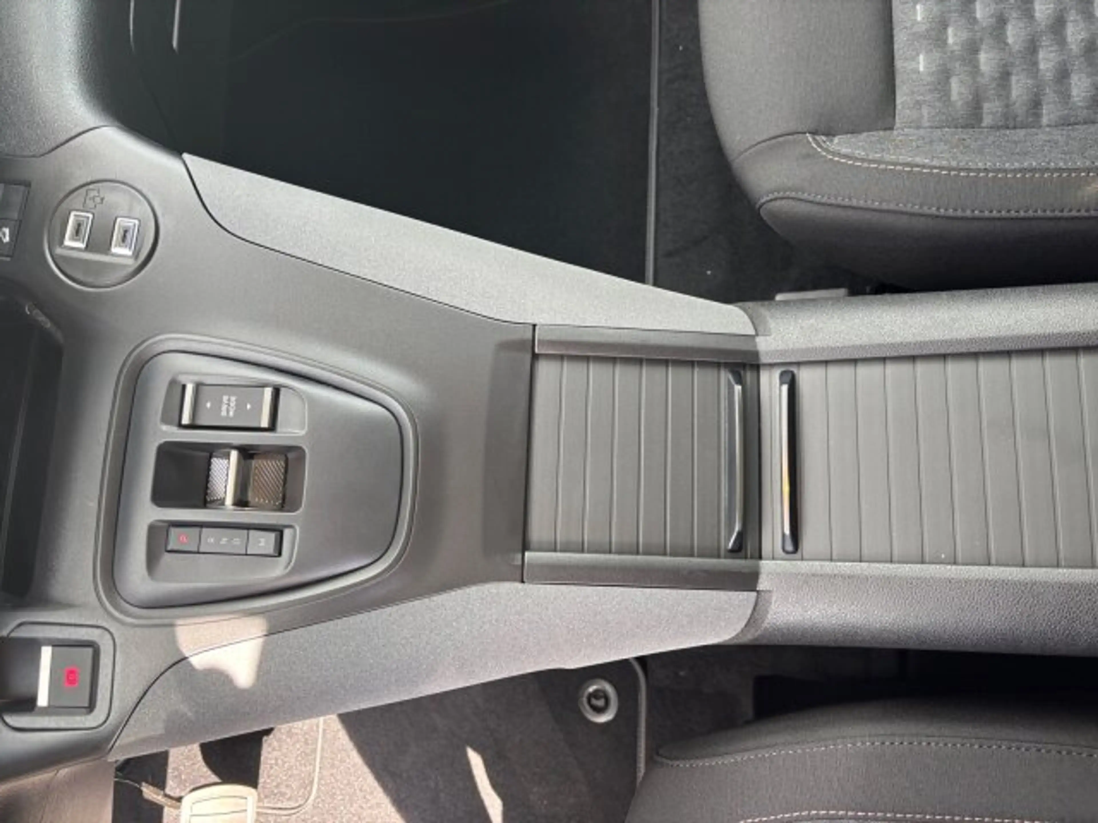 Peugeot Rifter Rifter GT 130 L1 +180°Kamera+Navigation+FSH+ — photo 15