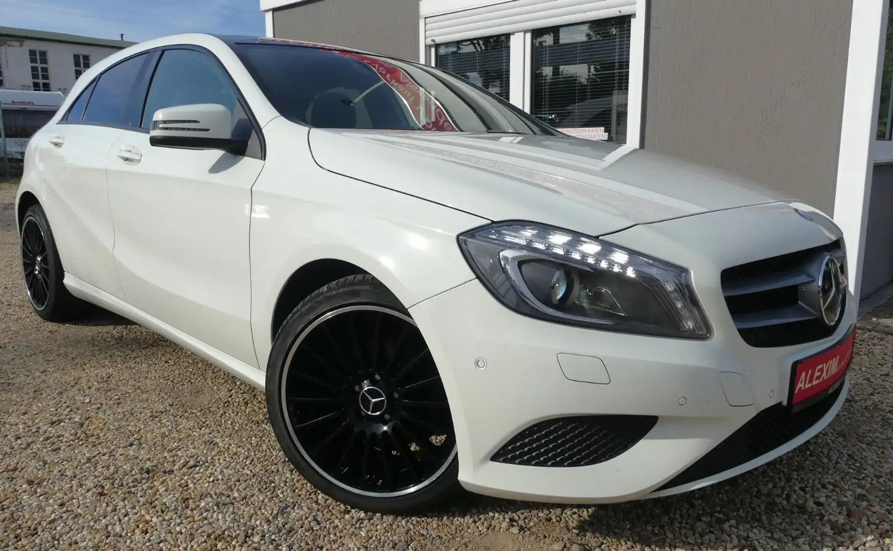 Mercedes-Benz A 220 CDI/Navi/Xenon/Panorama/Kamera bijela - 2